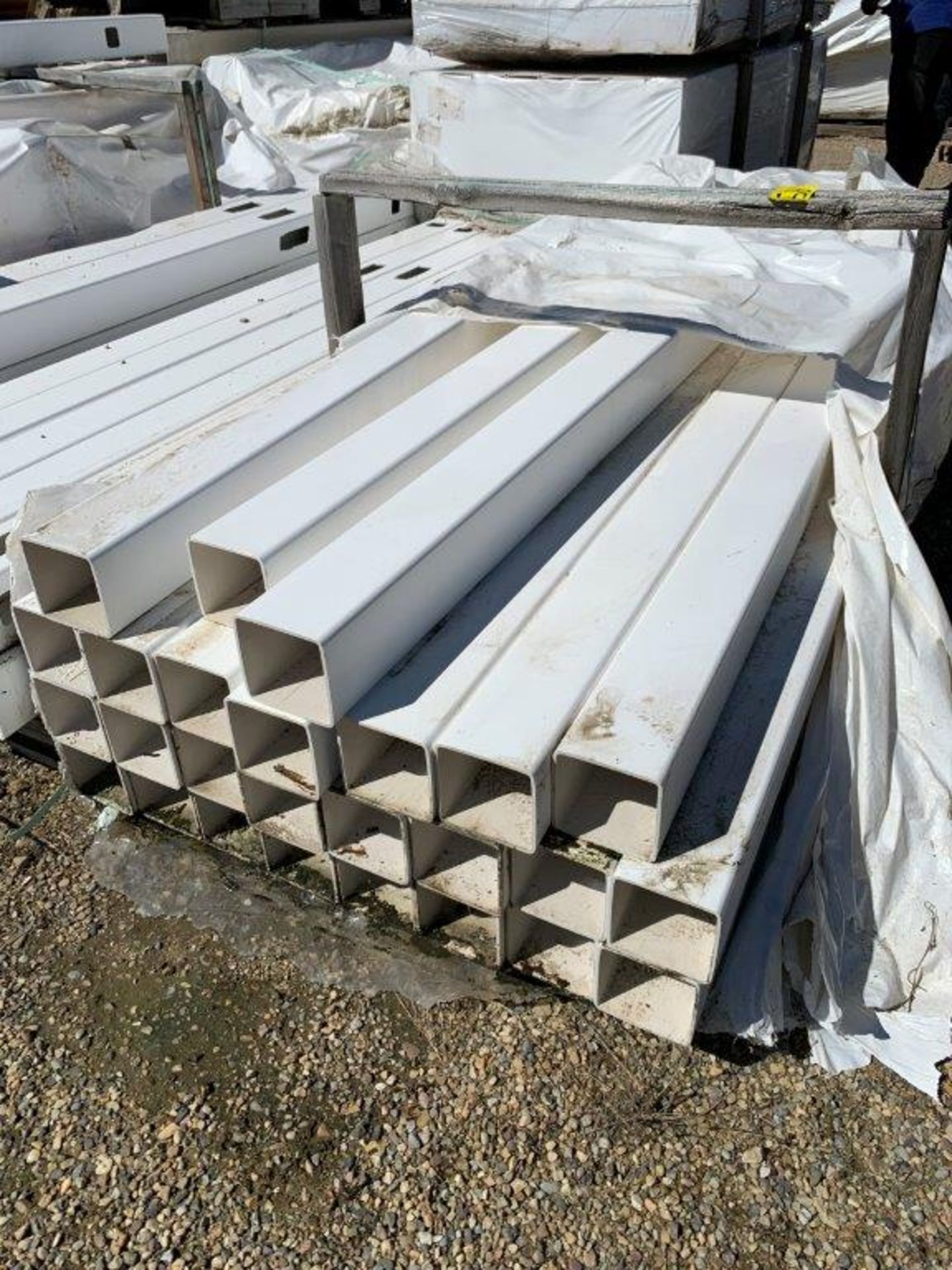 PT SKID 25 - 5X5X107 INCH VINYL FENCE POSTS - WHITE - SEMI-PRIVACY - Image 2 of 2