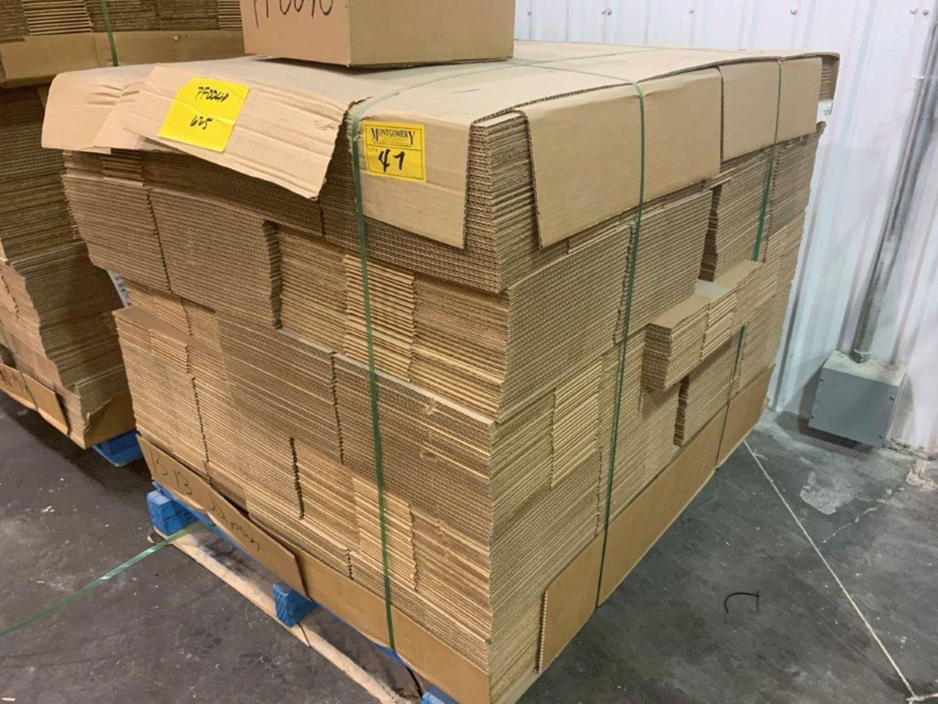 1-PALLET PF0040 CORRIGATED CARDBOARD BOXES 625 BOXES APPROX 13X13X5 1/2 INCHES