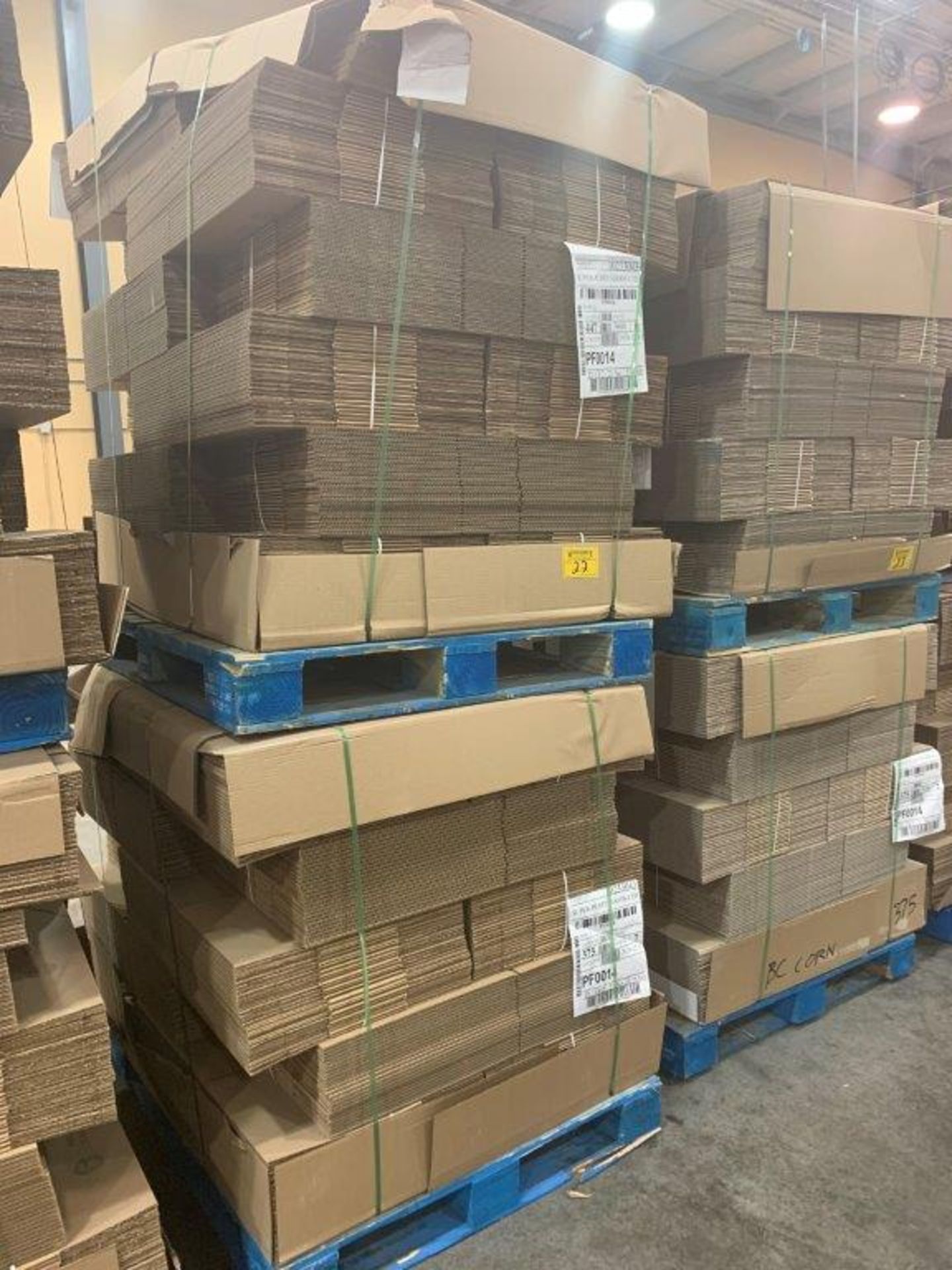 2-PALLETS PF0014 CORRIGATED CARDBOARD BOXES 375/447=822 BOXES APPROX 18X13X7 INCHES