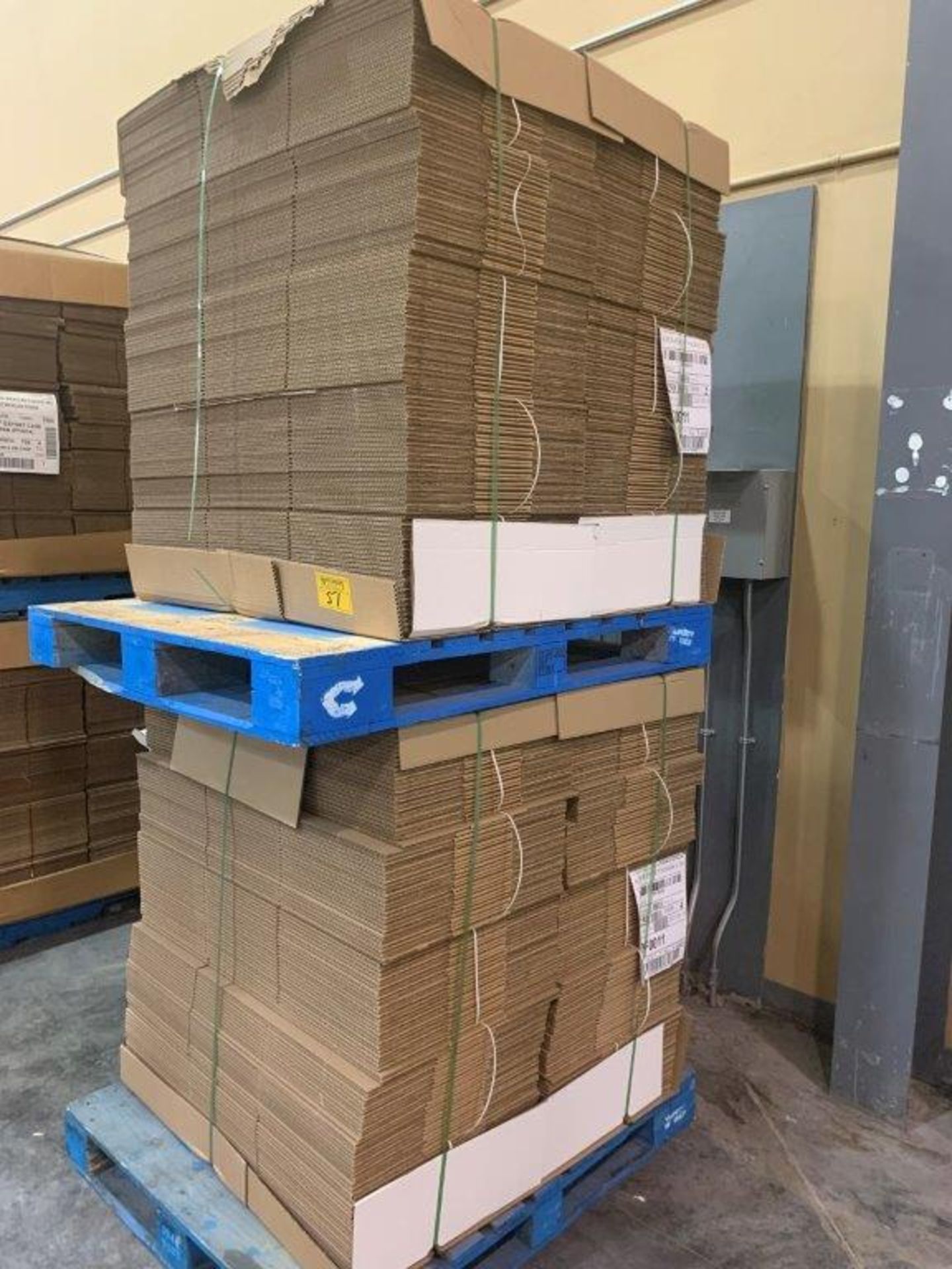 2-PALLETS PF0033 CORRIGATED CARDBOARD BOXES 750 X2 = 1500 BOXES APPROX 20X10X6 INCHES