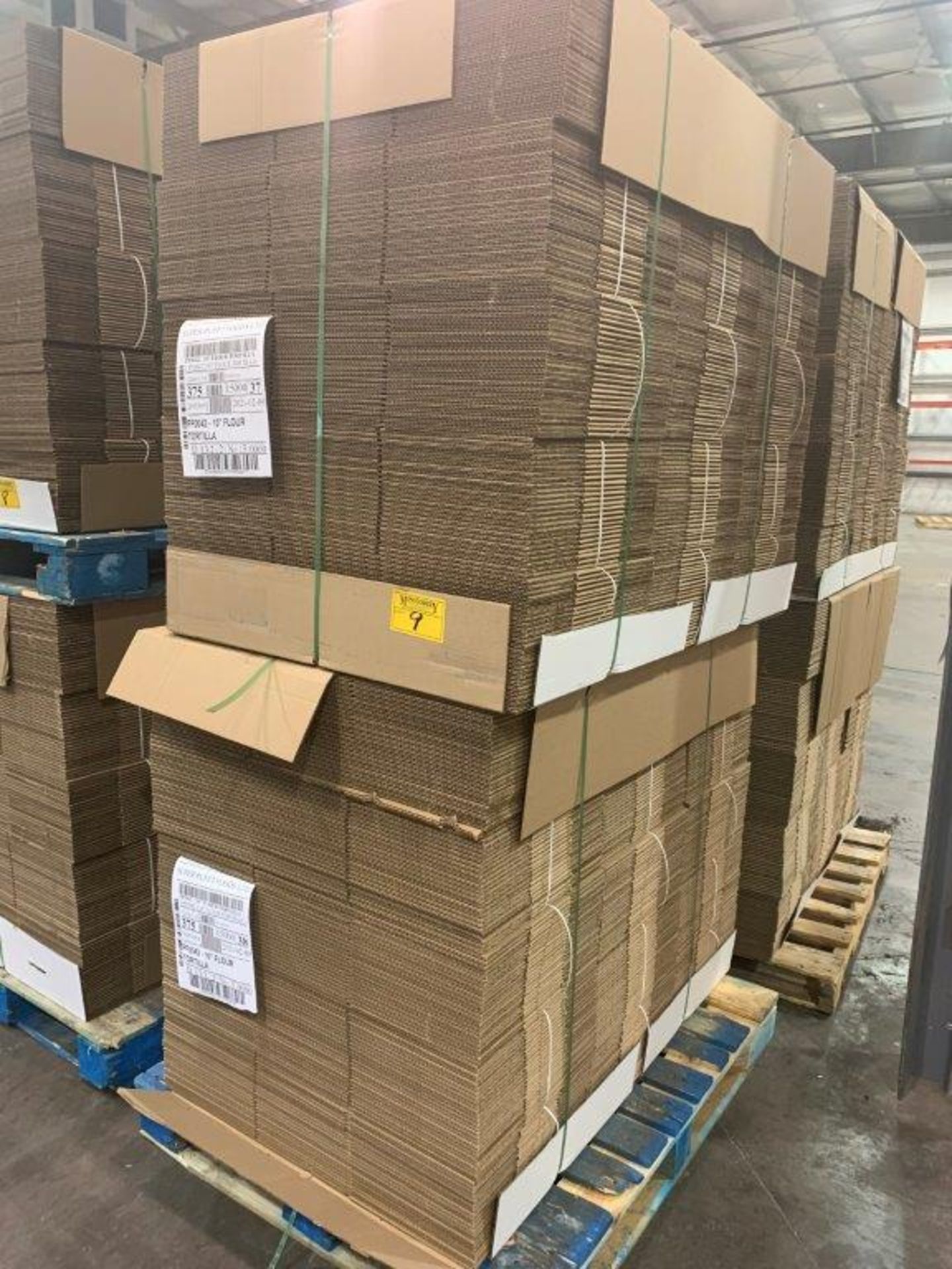 2 PALLETS PF0042 CORRIGATED CARDBOARD BOXES 375X2 - 750 BOXES APPROX 20X11X5 1/2 INCHES