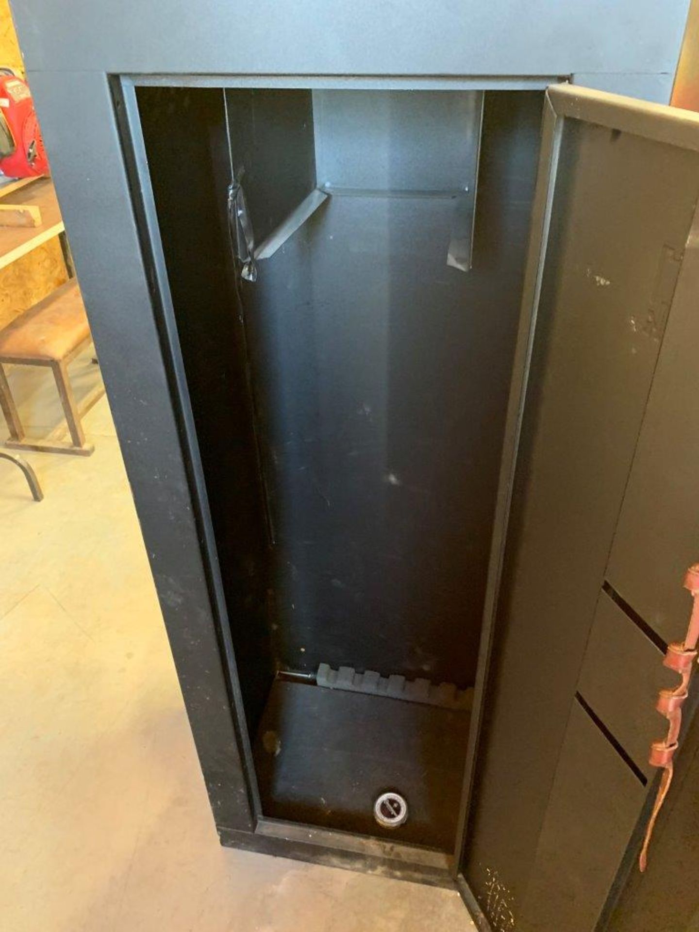 HOMAK GUN SAFE 16'X21"X56"H - Image 2 of 2