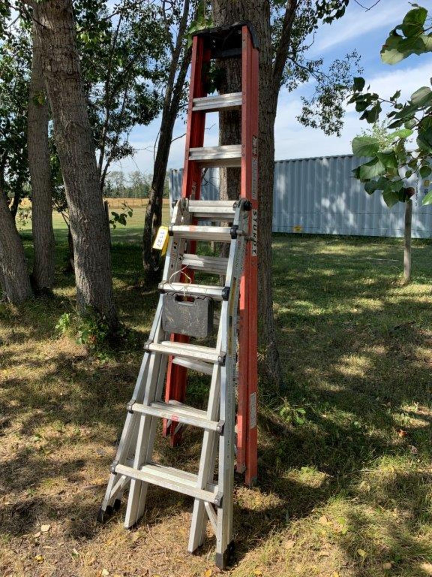 STURDY 7-STEP ALUMINUM LADDER, 21FT ARTICULATING LADDER