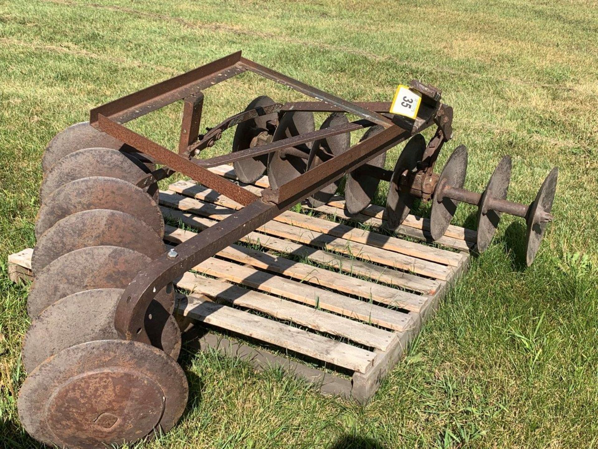 ANTIQUE 48" PULL TYPE FIELD DISC