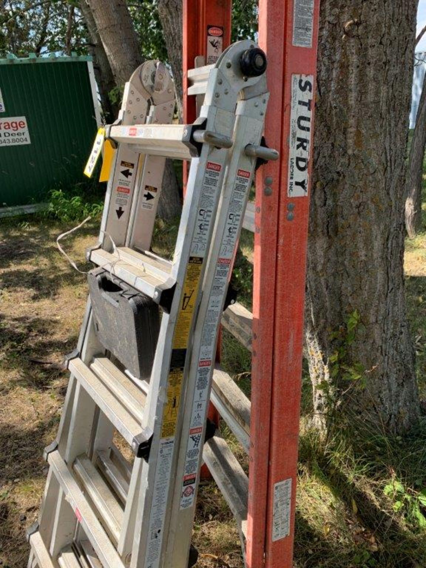 STURDY 7-STEP ALUMINUM LADDER, 21FT ARTICULATING LADDER - Image 2 of 5