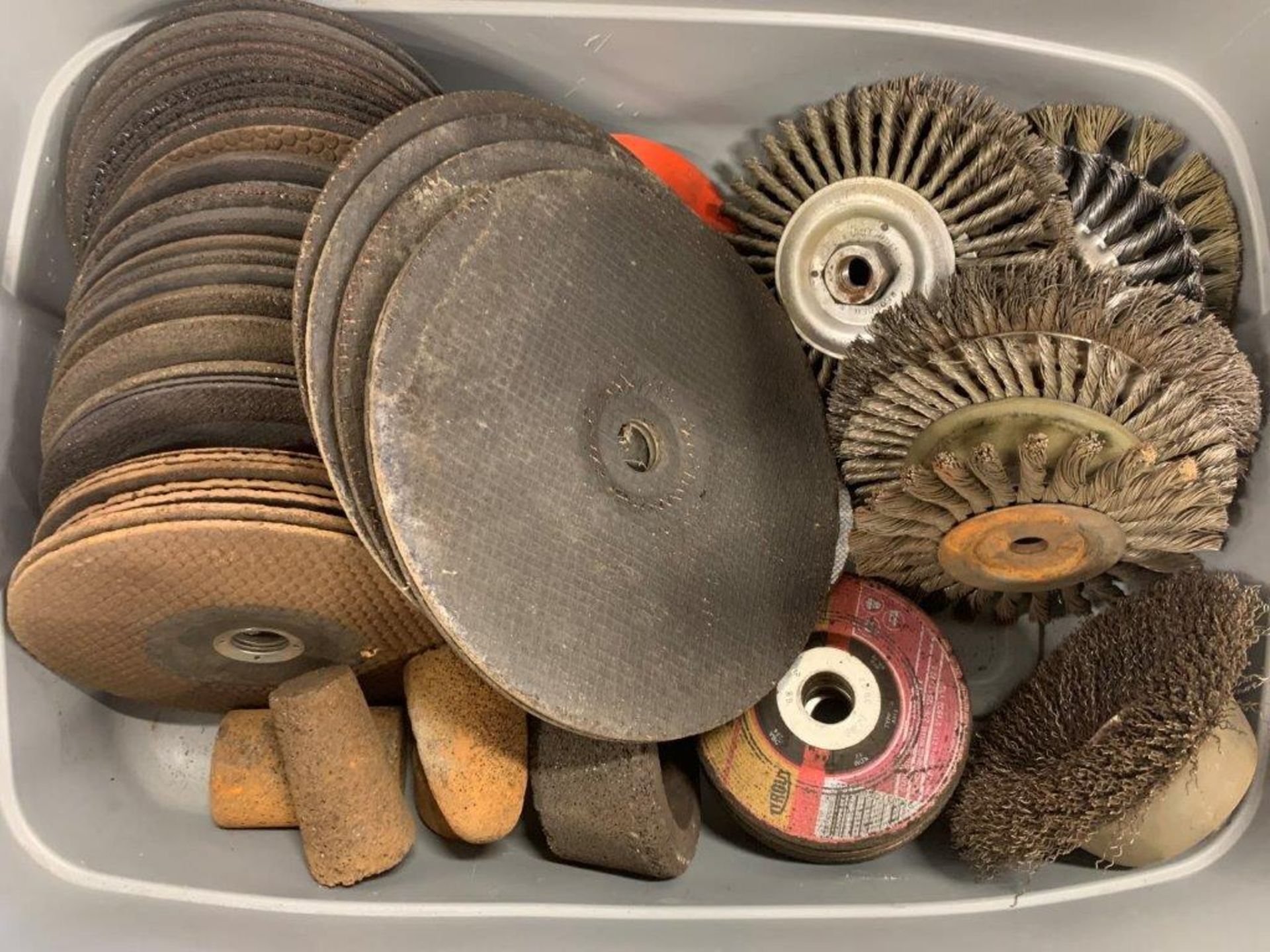 GRINDING WHEELS, CUT OFF WHEELS, WIRE WHEELS - 76