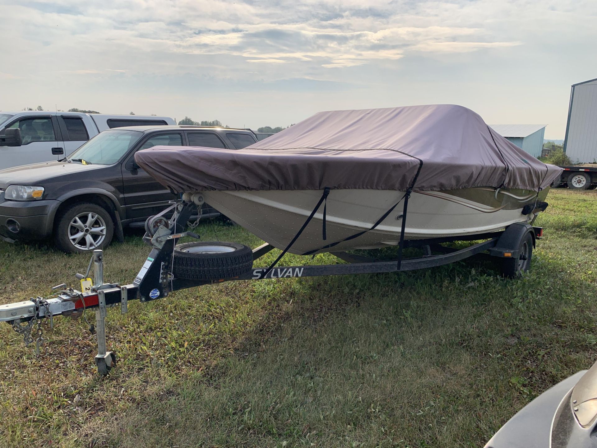 2007 SYLVAN EXPLORER 1700 EXPLORER MOTOR BOAT W/ 90HP MERCURY OB ENGINE & 2007 SHORELANDER BOAT