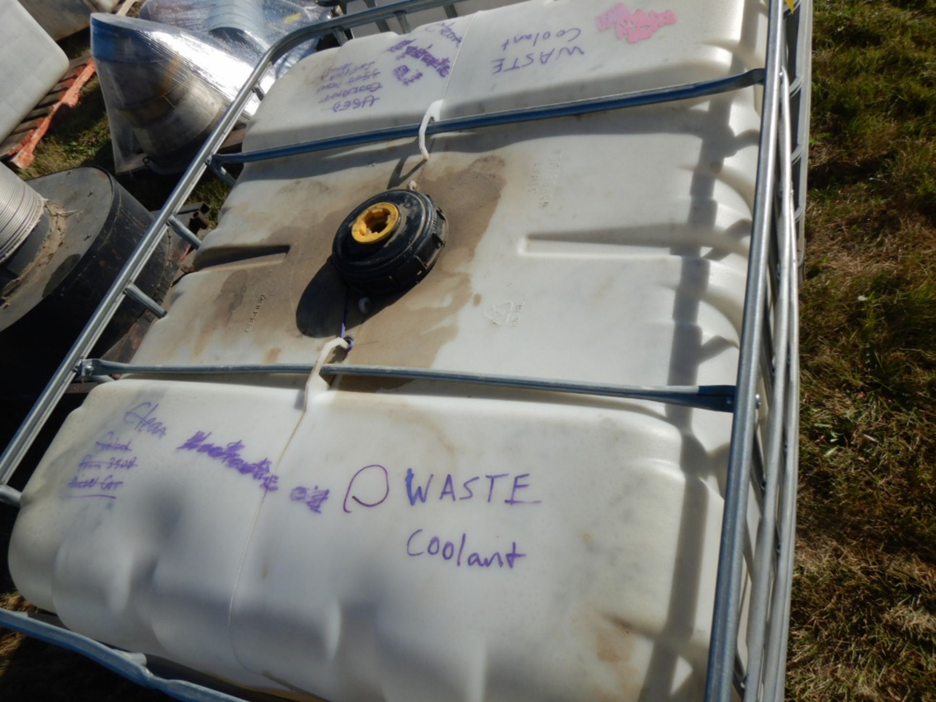 1000L POLY TOTE W/ CAGE - WASTE COOLANT - Image 3 of 4