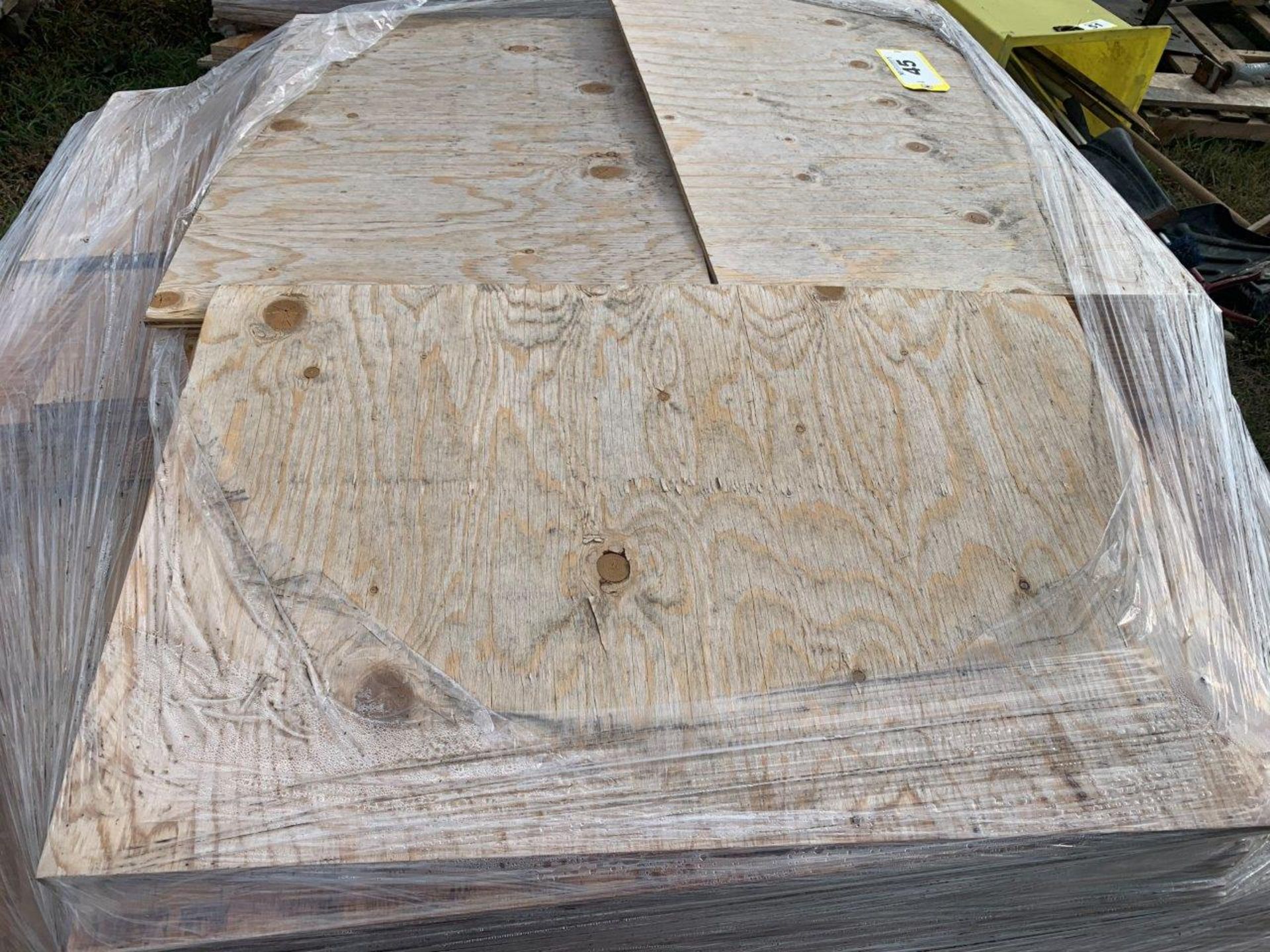 PALLET OF ASSORTED PLYWOOD END CUTS - Image 2 of 6