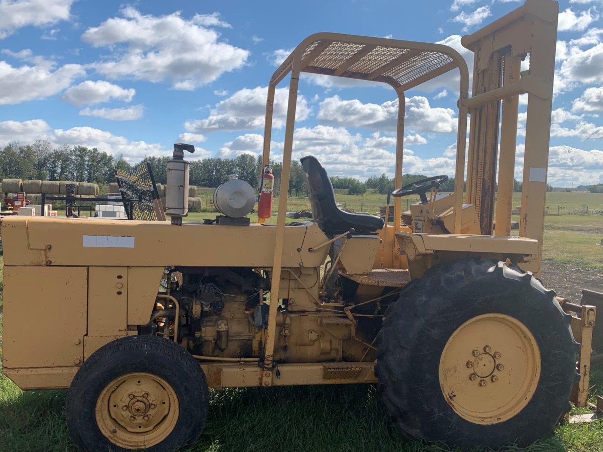 MASSEY FERGUSON 2200 ALL TERRAIN FORKLIFT, GAS ENGINE, S/N 9A97946 - Image 4 of 4