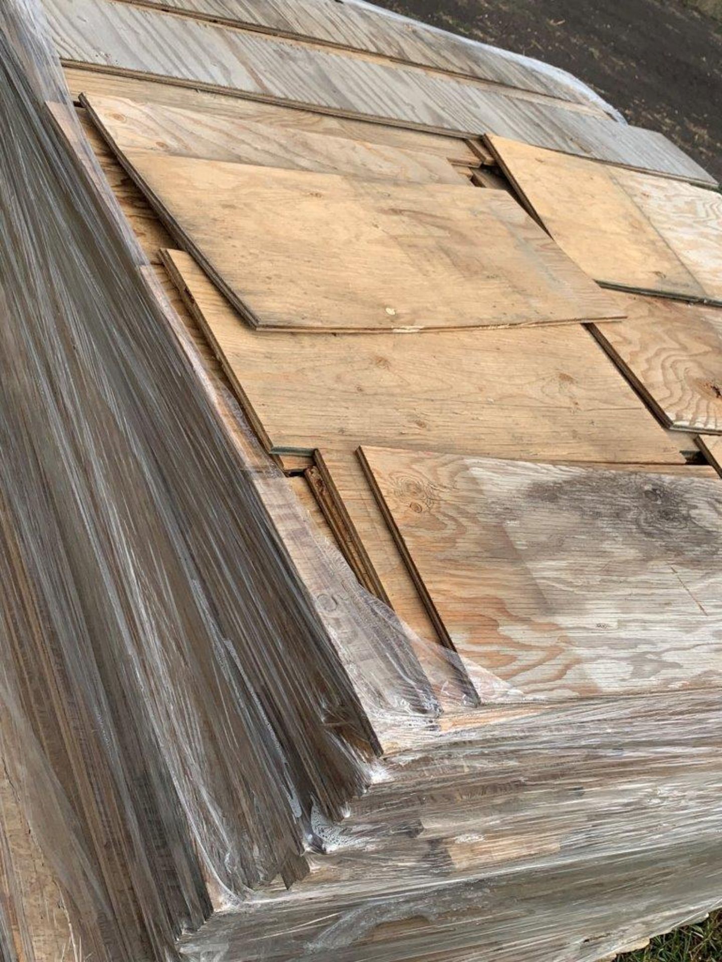 PALLET OF ASSORTED PLYWOOD END CUTS - Image 6 of 6