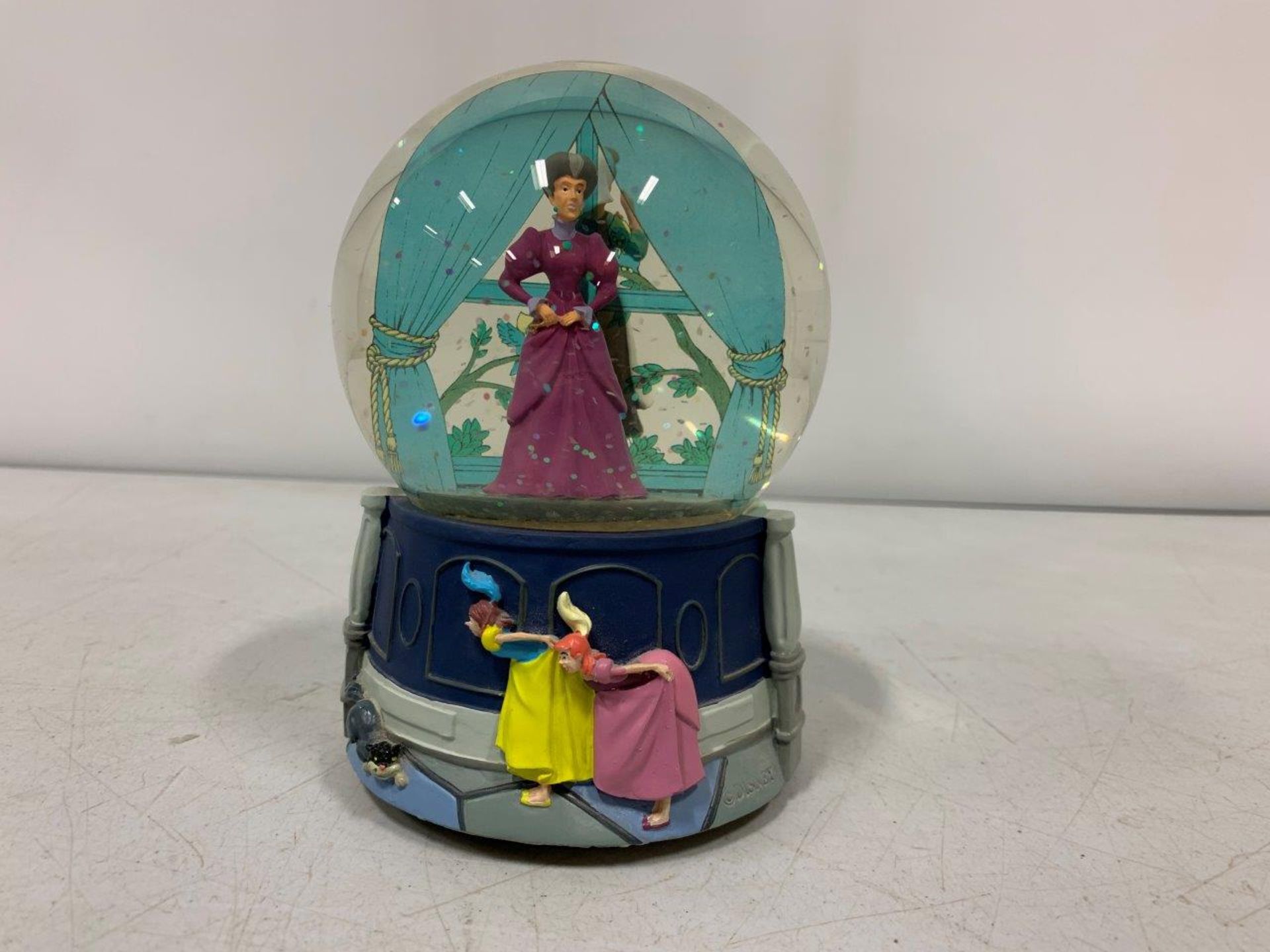 ENESCO DISNEY CINDERELLA "A DREAM IS A WISH YOUR HEART MAKES" SNOW GLOBE - Image 2 of 3