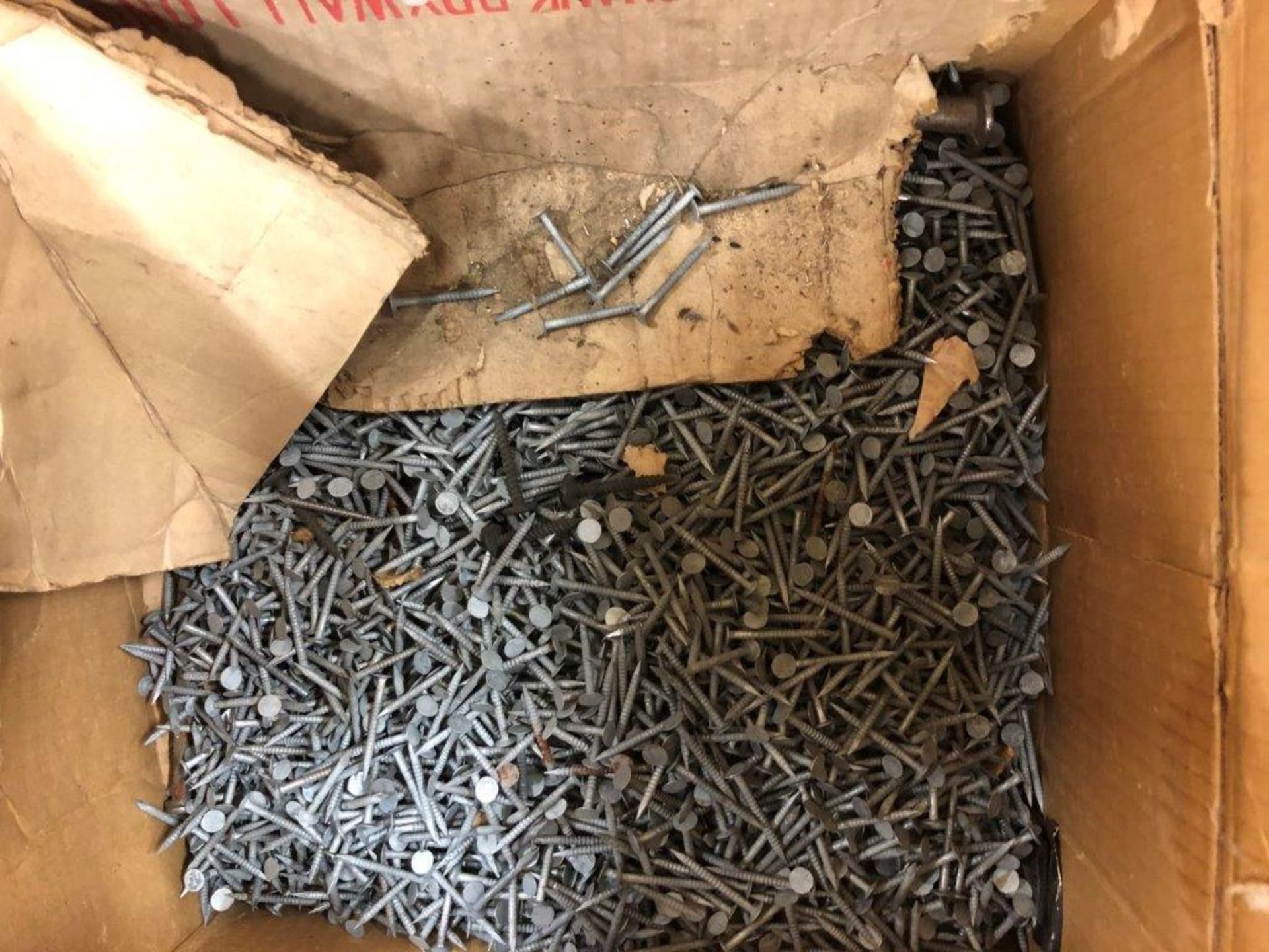 ASSORTMENT OF NAILS AND SCREWS - 93B - Image 3 of 3