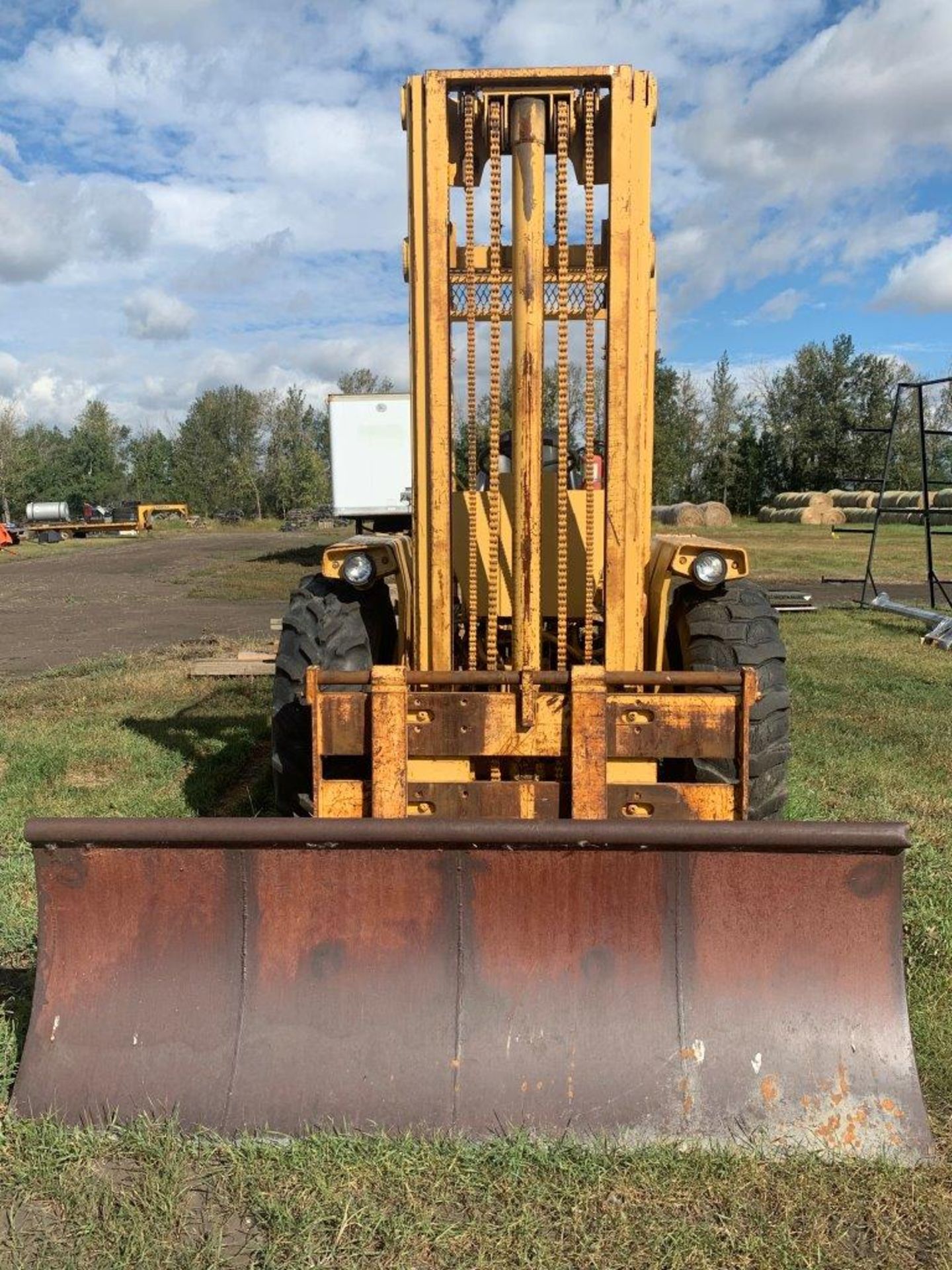 MASSEY FERGUSON 2200 ALL TERRAIN FORKLIFT, GAS ENGINE, S/N 9A97946 - Image 3 of 4