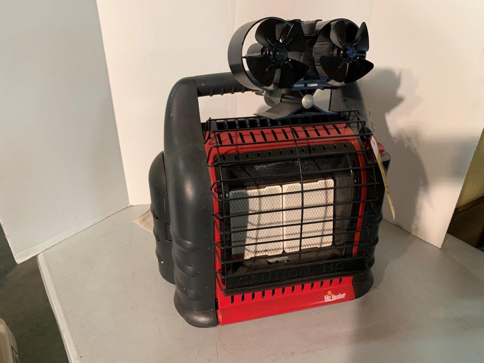 MR HEATER DUAL BOTTLE LPG PORTABLE RADIANT HEATER W/ FANS - Image 5 of 7