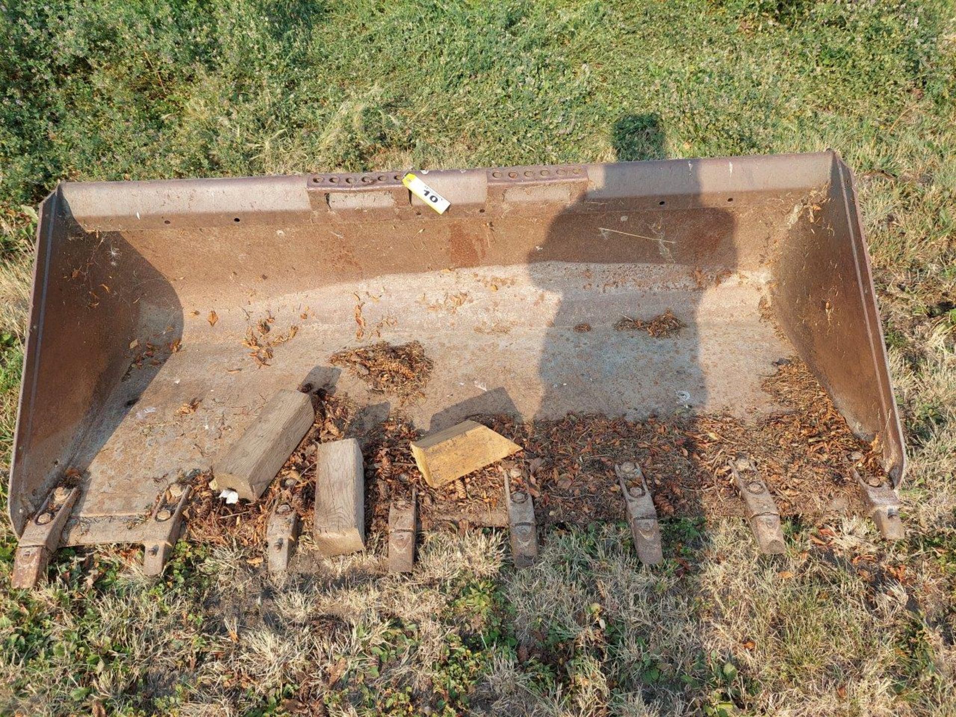 73IN TOOTH SKID STEER BUCKET