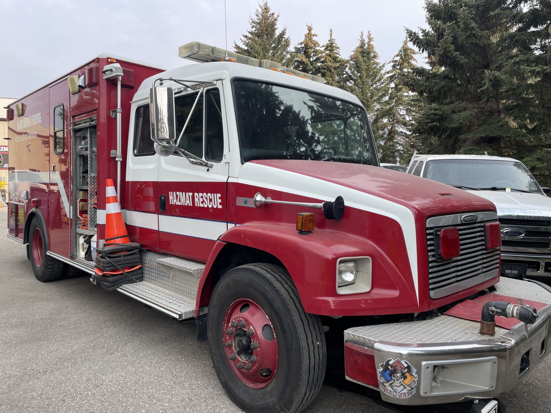 2002 FREIGHTLINER FL70 EXT CAB - FIRE PUMPER APPARATUS, 320,813KMS SHOWING - CERTIFIED FOR 2022 - Image 76 of 76