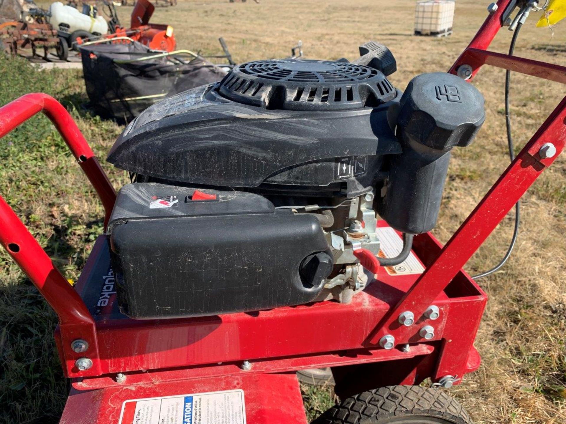 EARTHQUAKE 24" FRONT TINE ROTOTILLER W/ 6.75HP KOHLER ENGINE - Image 4 of 5