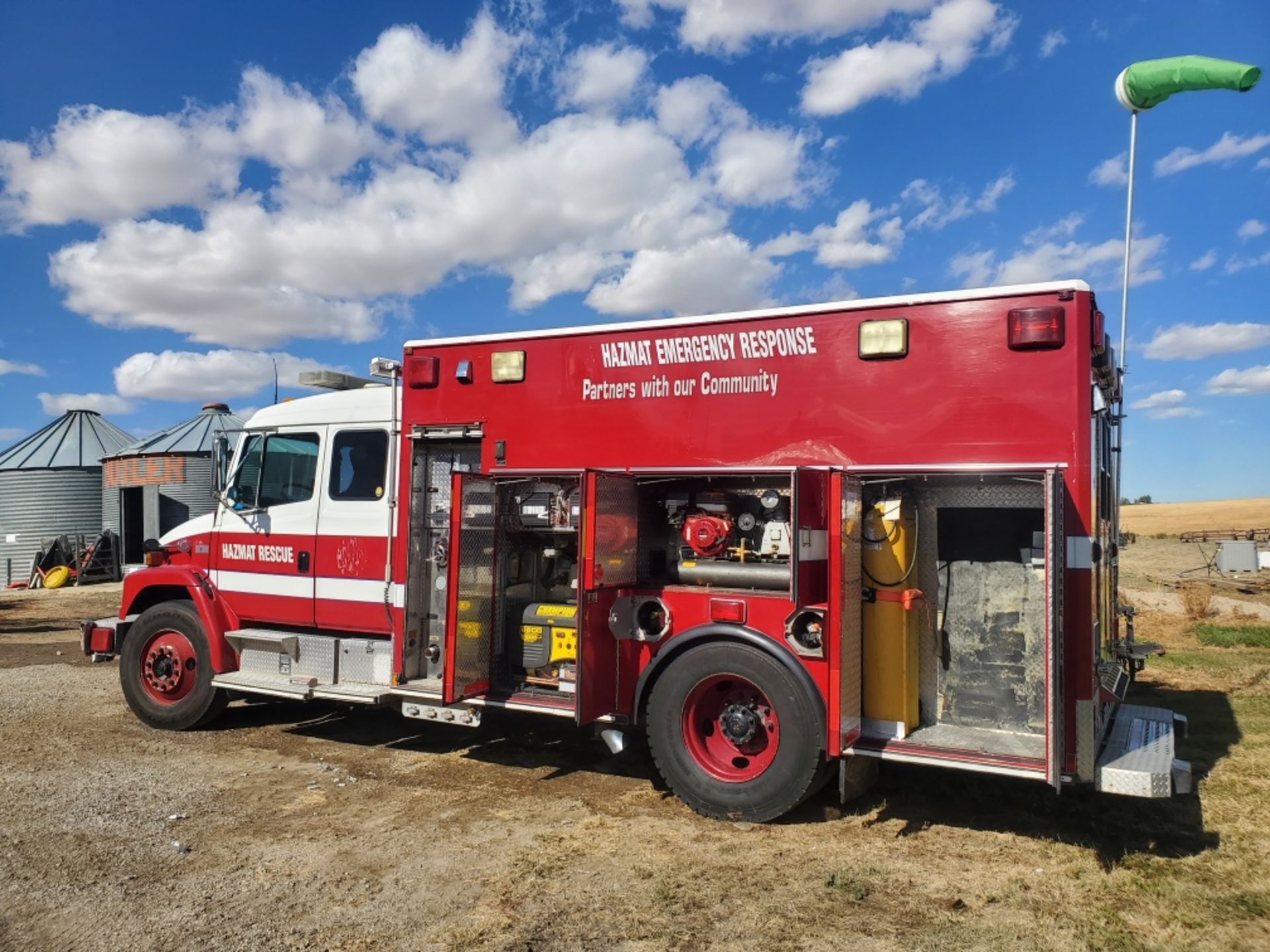 2002 FREIGHTLINER FL70 EXT CAB - FIRE PUMPER APPARATUS, 320,813KMS SHOWING - CERTIFIED FOR 2022 - Image 8 of 76