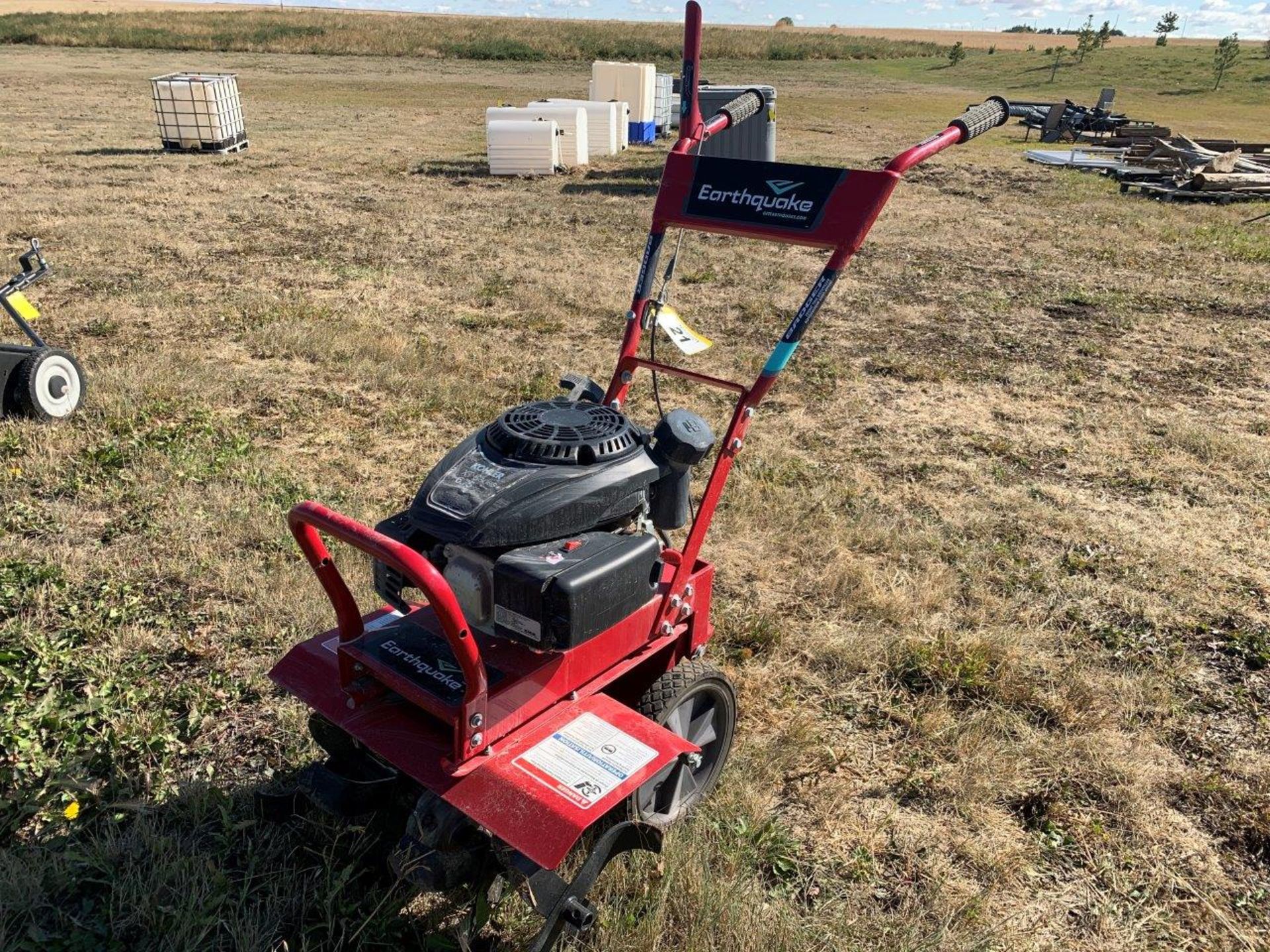 EARTHQUAKE 24" FRONT TINE ROTOTILLER W/ 6.75HP KOHLER ENGINE