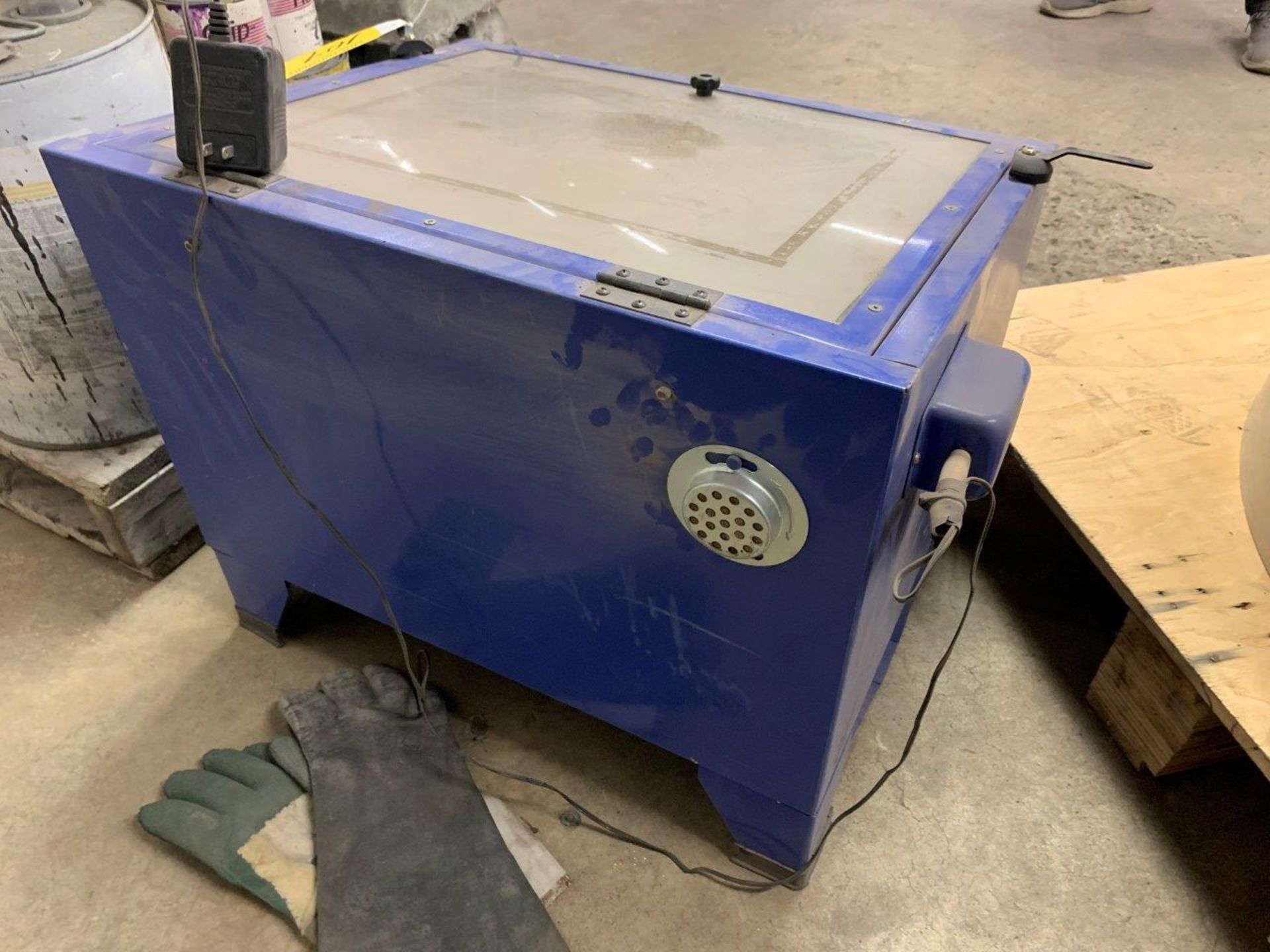 COUNTER TOP SANDBLASTING CABINET - Image 3 of 3