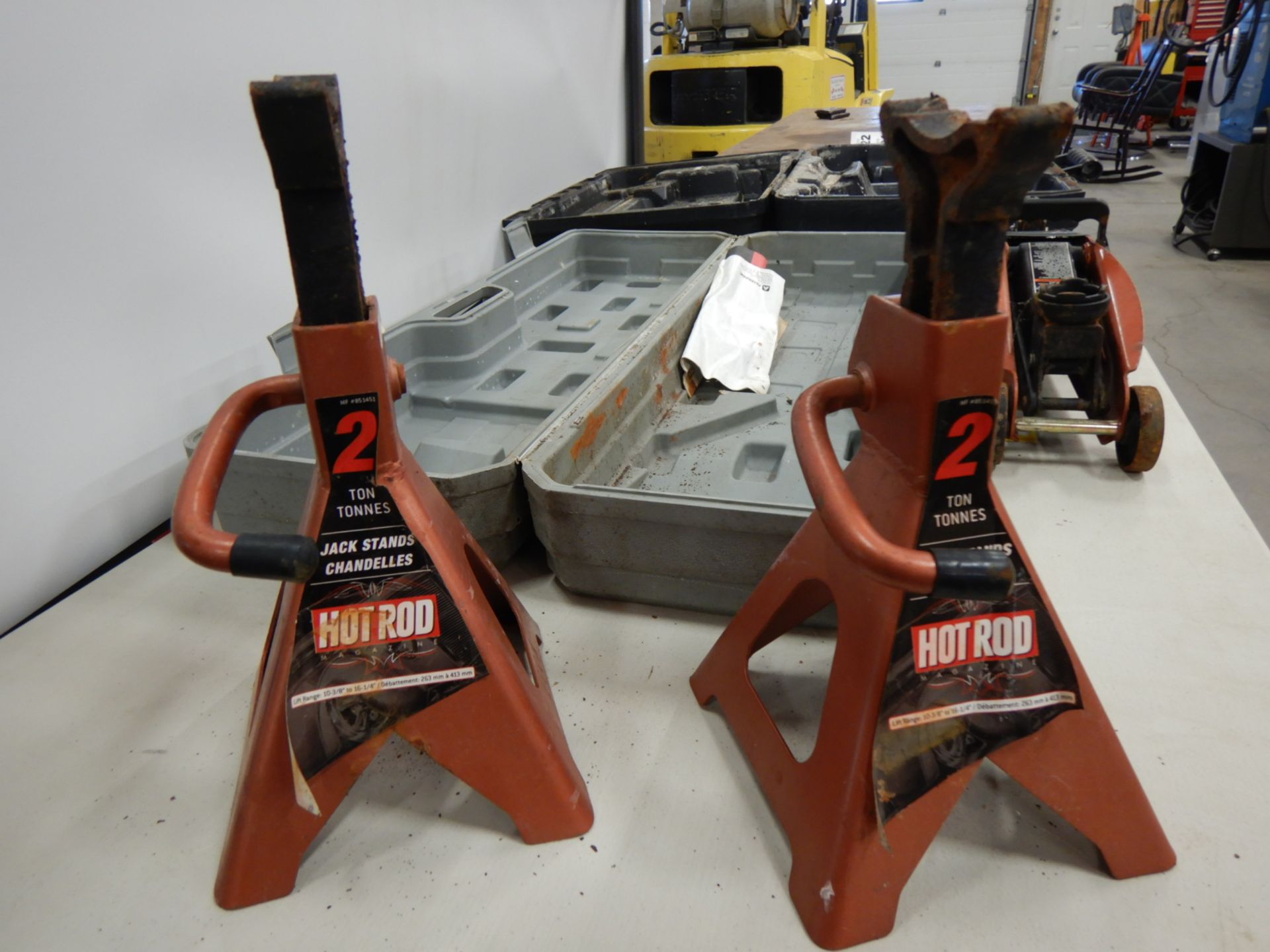 HOT ROD 2-TON FLOOR JACK AND PAIR OF JACK STANDS, DEWALT TOOL CASE - Image 6 of 6