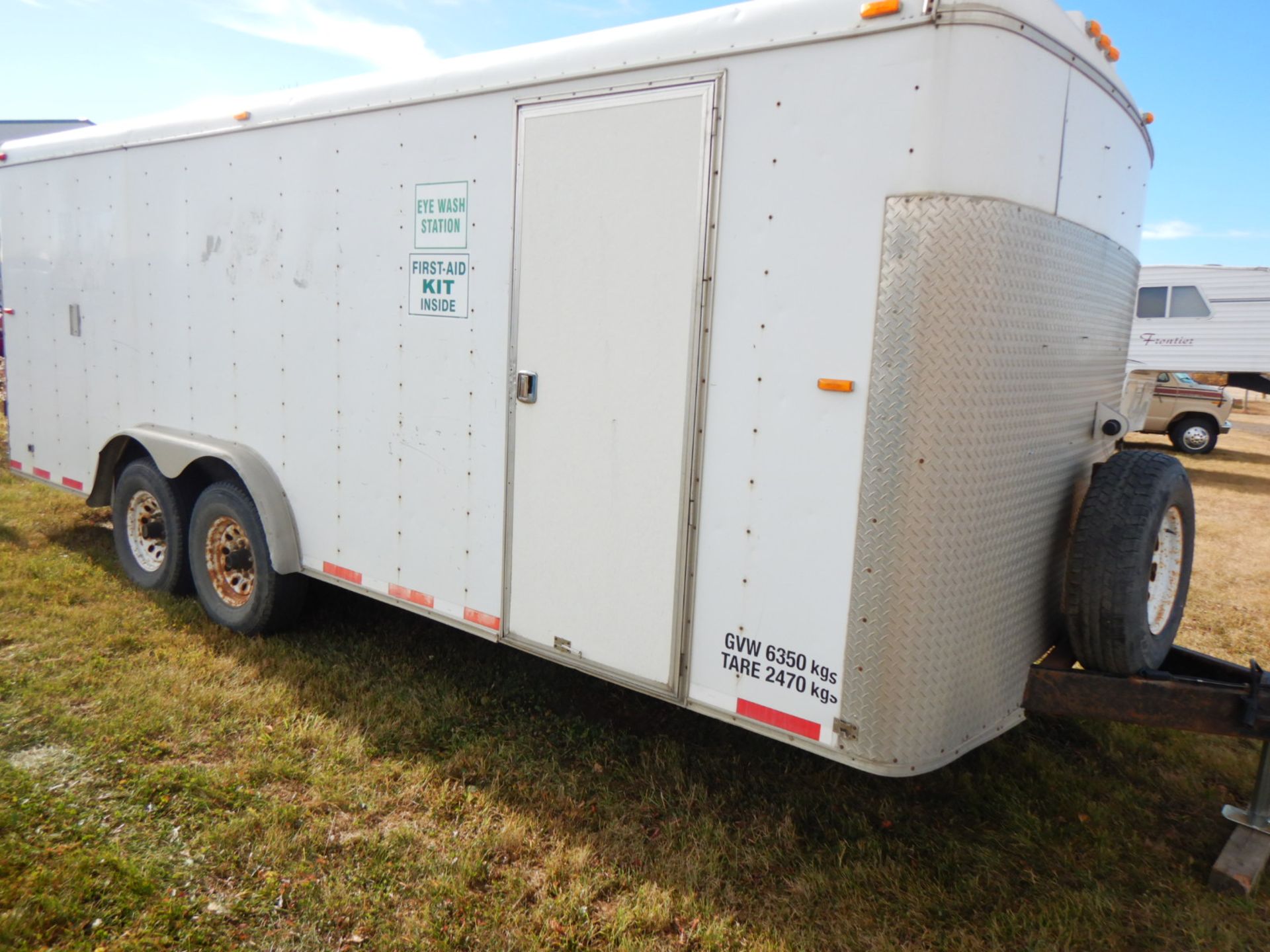 2004 20FTX8FT ENCLOSED TRAILER, T/A, GVWR 6350KG, BARN DOORS, S/N FC200418 - Image 2 of 6