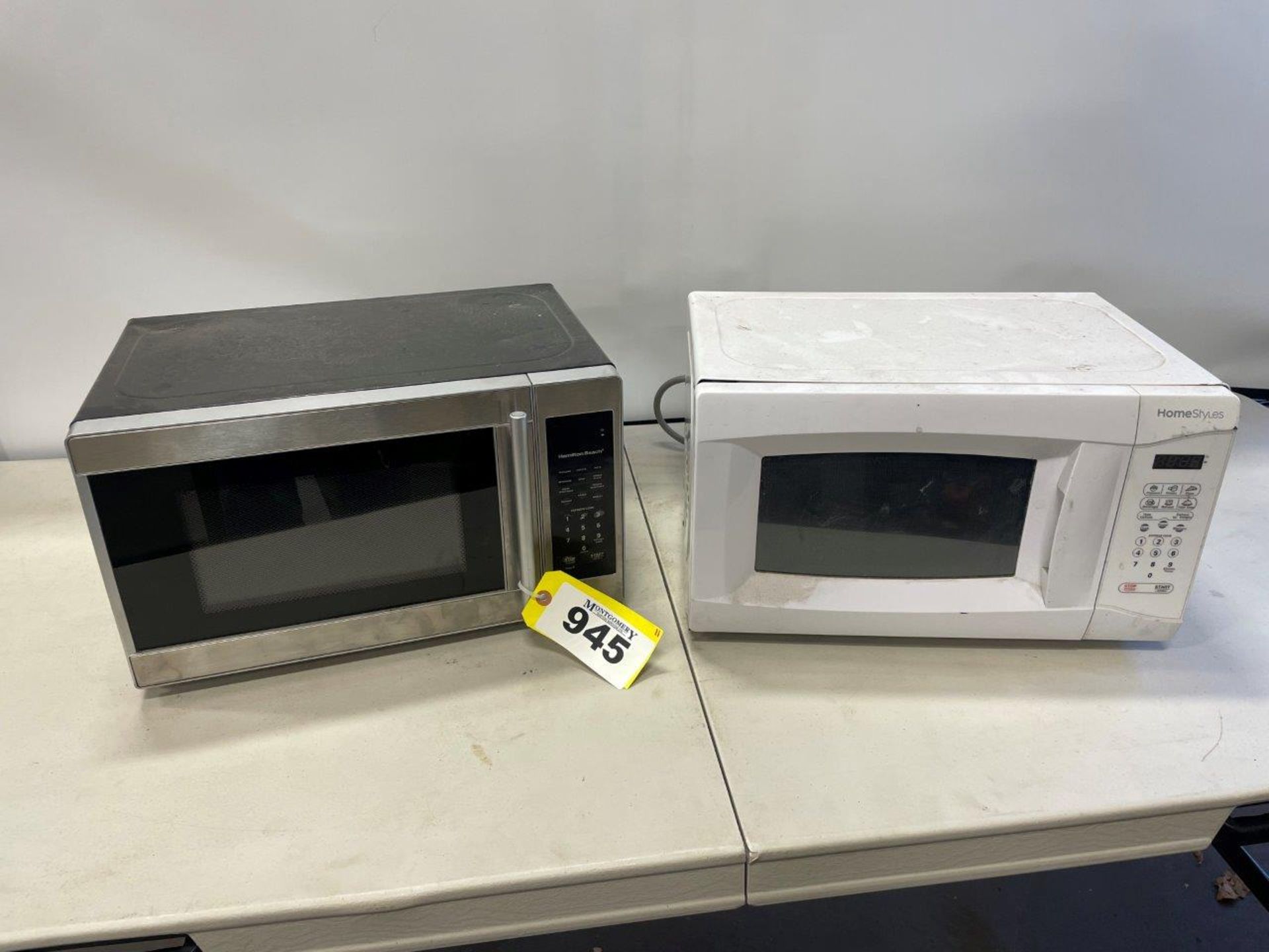 HAMILTON BEACH SS MICROWAVE OVEN AND HOME STYLES MICROWAVE OVEN