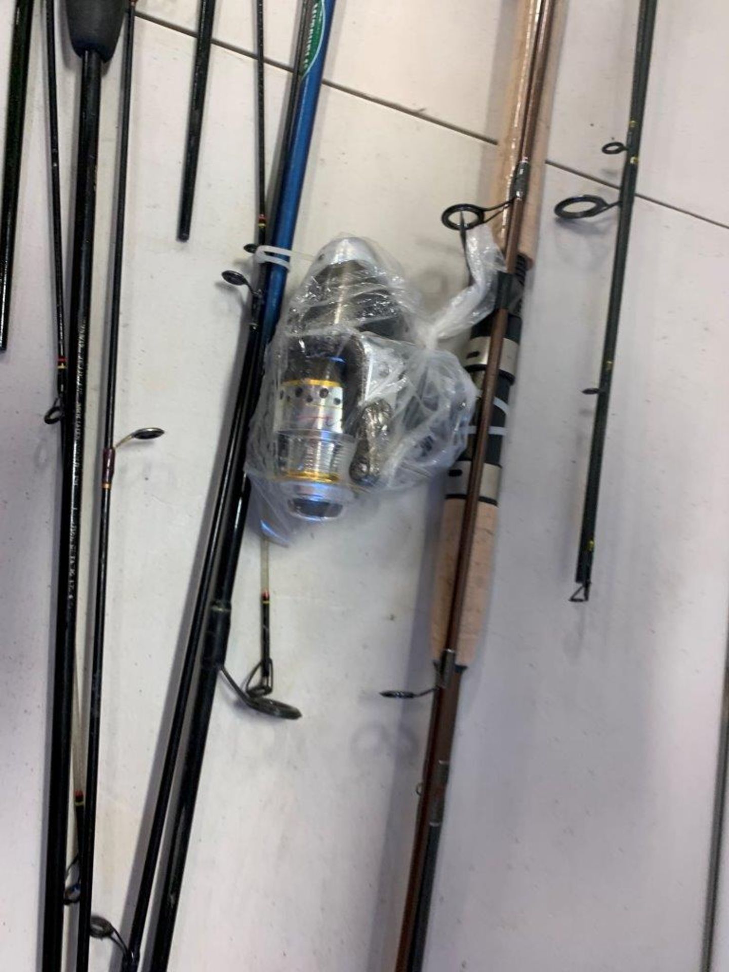 L/O ASSORTED FISHING RODS AND REELS - Image 6 of 6