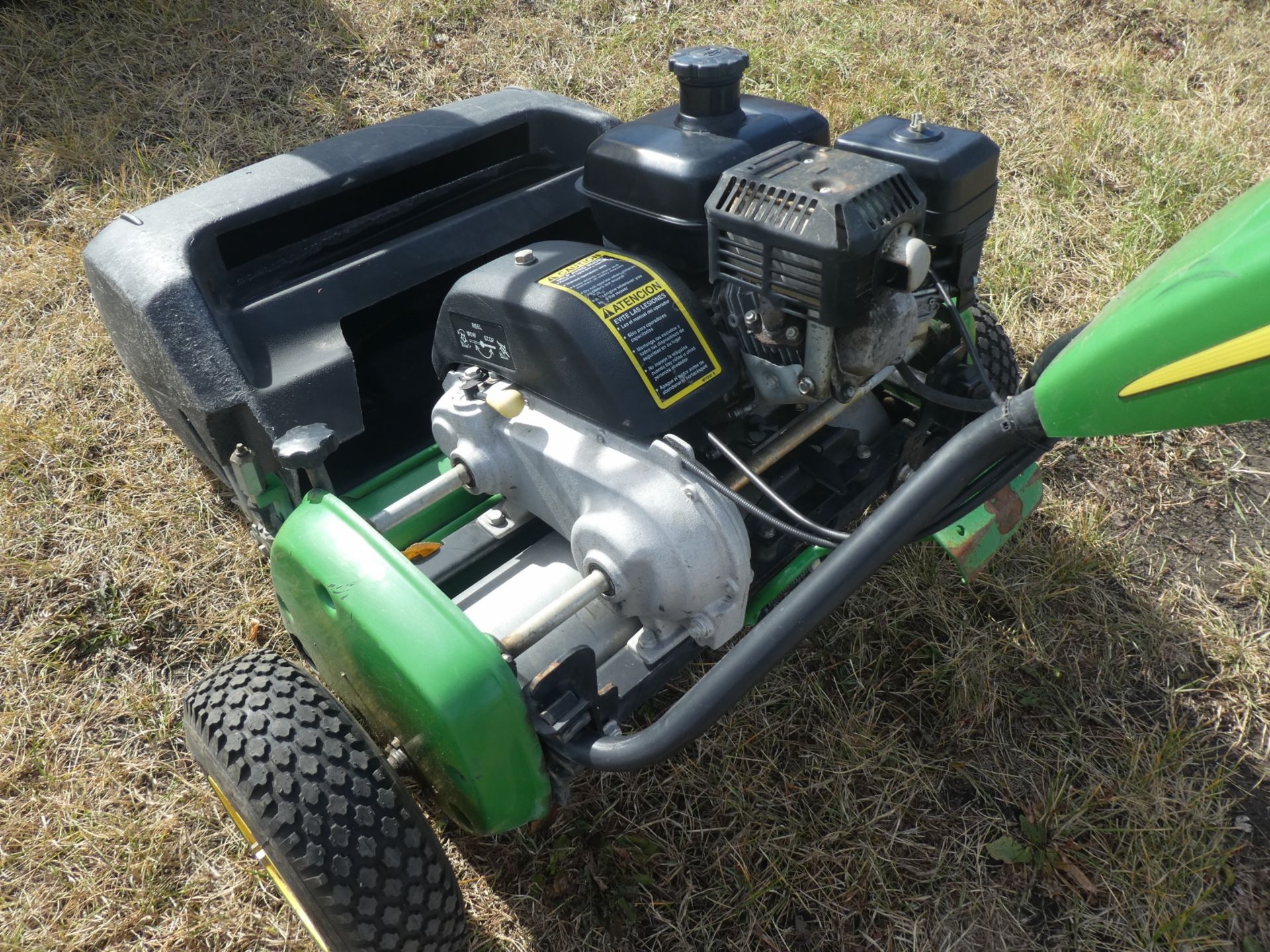 JOHN DEERE 220B E-CUT HYBRID/WALK GREEN MOWER/ROLLER W/ HONDA ENG. - Image 4 of 4