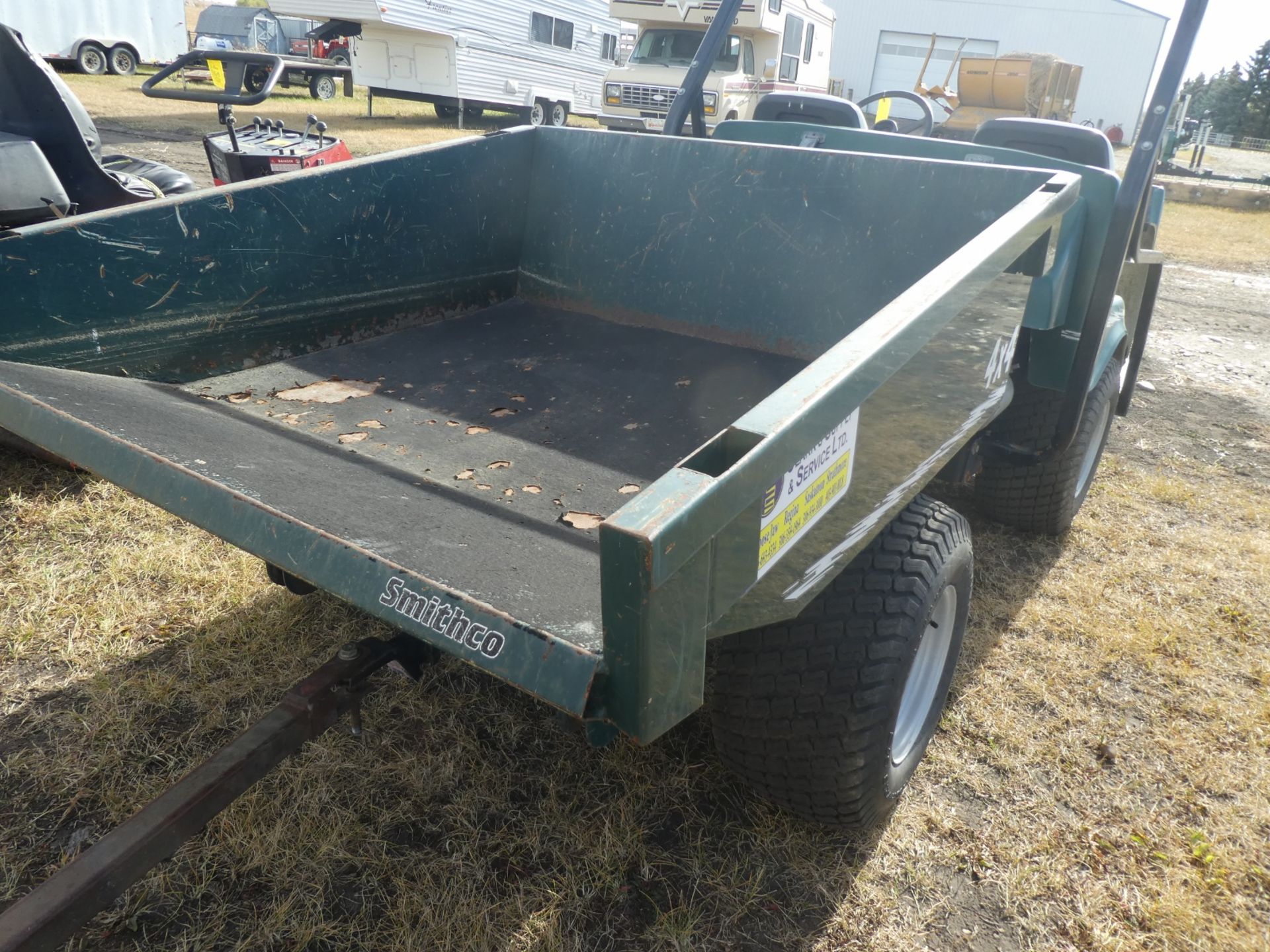 2002 SMITHCO BIGFOOT ARTICULATING UTILITY VEHICLE, 4X4, 680KG HYD. DUMP, 20 HP KOHLER GAS ENG., - Image 3 of 6