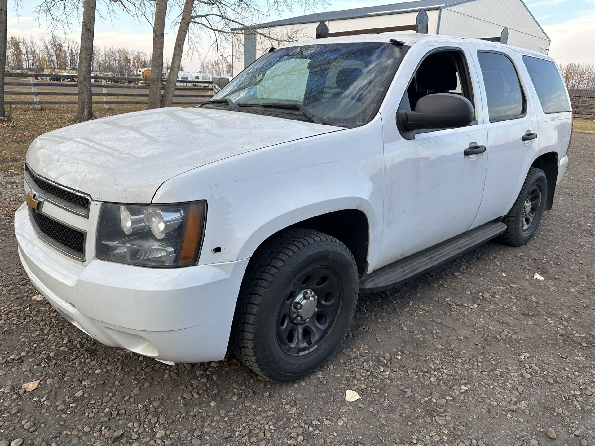 2013 CHEVROLET TAHOE SUV, 2WD, 5-PASS, 233,718 KMS SHOWING, (FORMER POLICE VEHICLE)