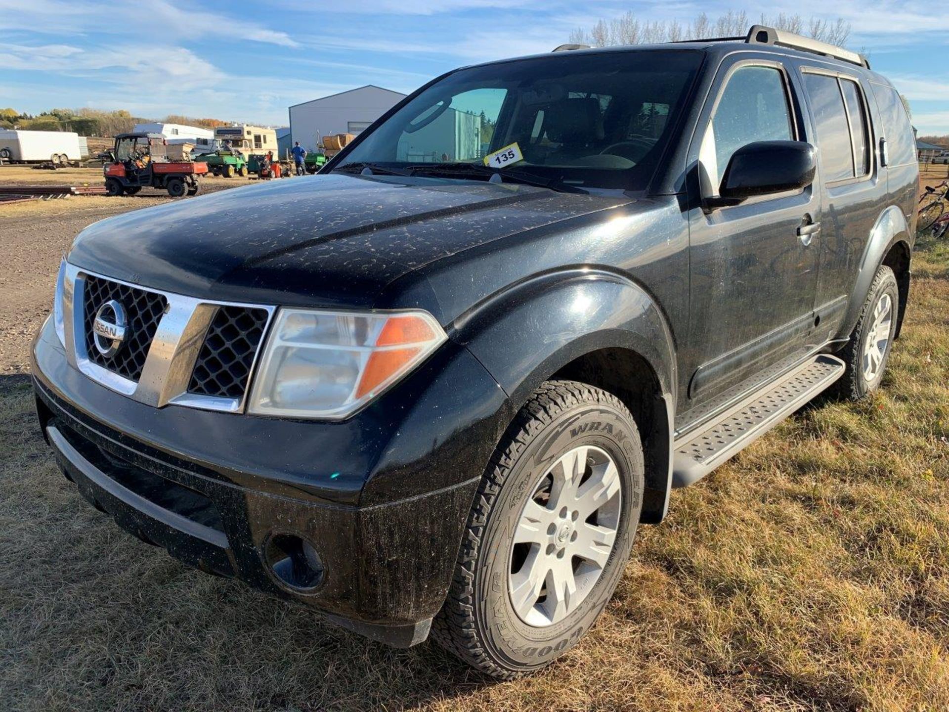 2005 NISSAN PATHFINDER SUV, 4X4, 4.0L GAS ENG, 4-DR, LEATHER INT. 119,524 KMS SHOWING