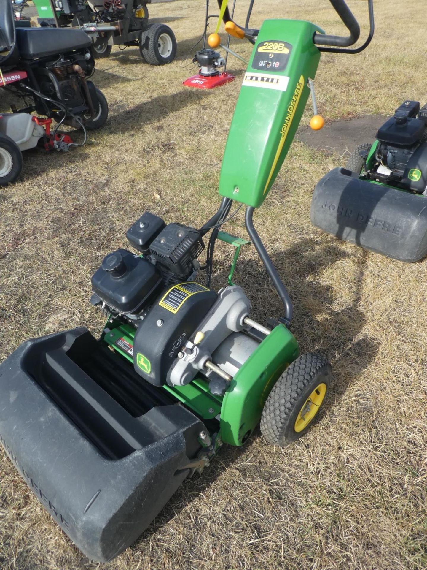 JOHN DEERE 220B E-CUT HYBRID/WALK GREEN MOWER/ROLLER W/ HONDA ENG. S/N 0220BX016179 - Image 2 of 4