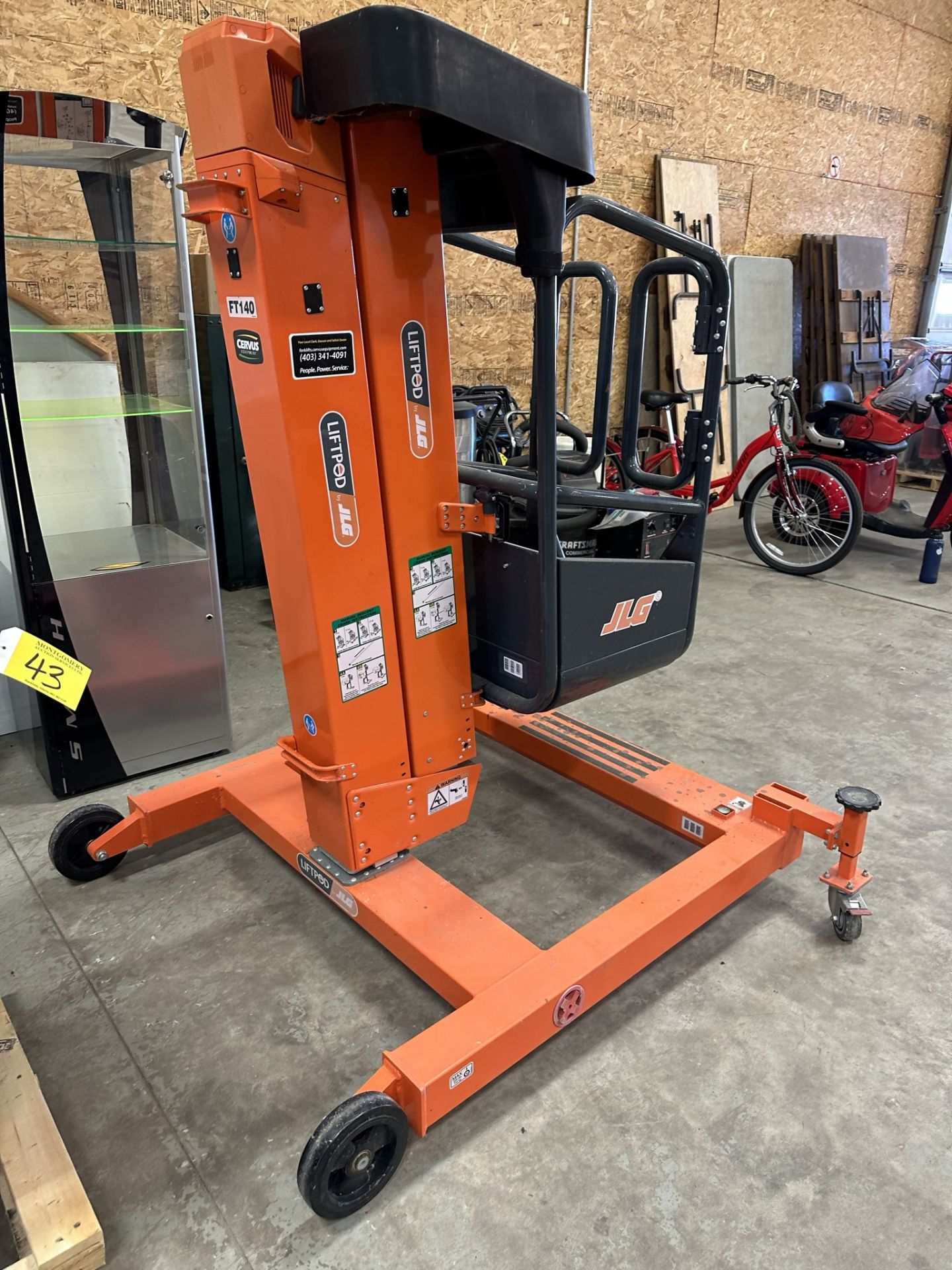 JLG LIFTPOD FT140 MAN LIFT 13.5FT PLATFORM HEIGHT, 40V W/ CHARGER, BATTERY, TOTAL WEIGHT 325 LBS