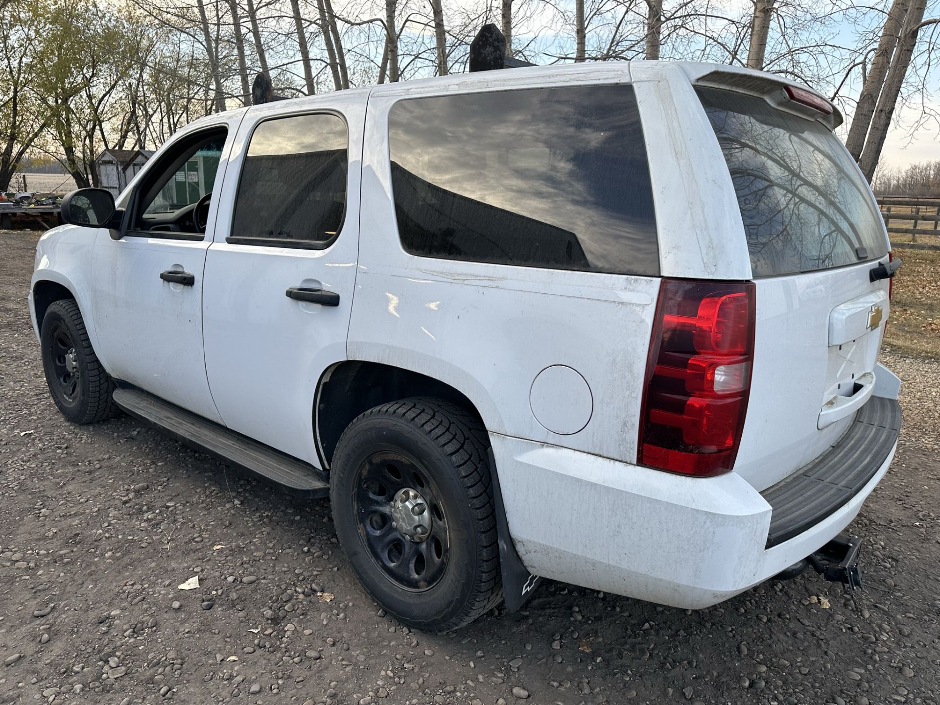 2013 CHEVROLET TAHOE SUV, 2WD, 5-PASS, 233,718 KMS SHOWING, (FORMER POLICE VEHICLE) - Image 4 of 12