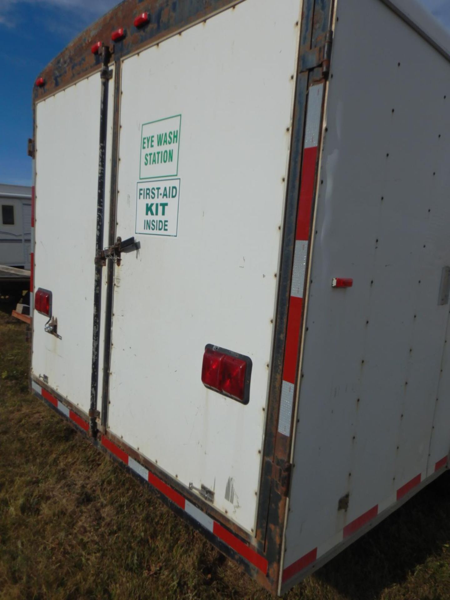 2004 20FTX8FT ENCLOSED TRAILER, T/A, GVWR 6350KG, BARN DOORS, S/N FC200418 - Image 5 of 6