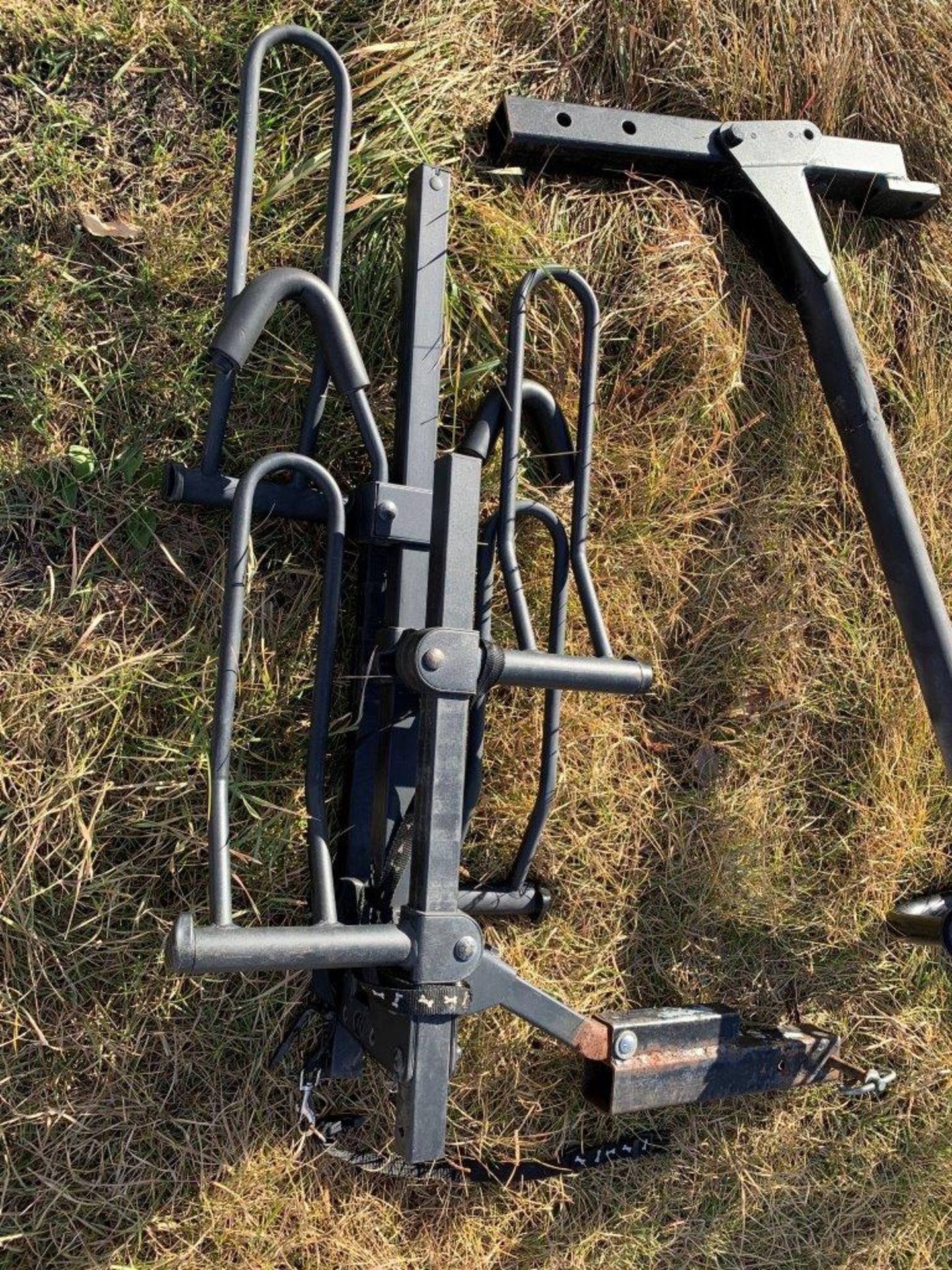 HITCH MOUNT 4-BICYCLE CARRIER AND HITCH MOUNT 2-BICYCLE CARRIER - Image 2 of 4