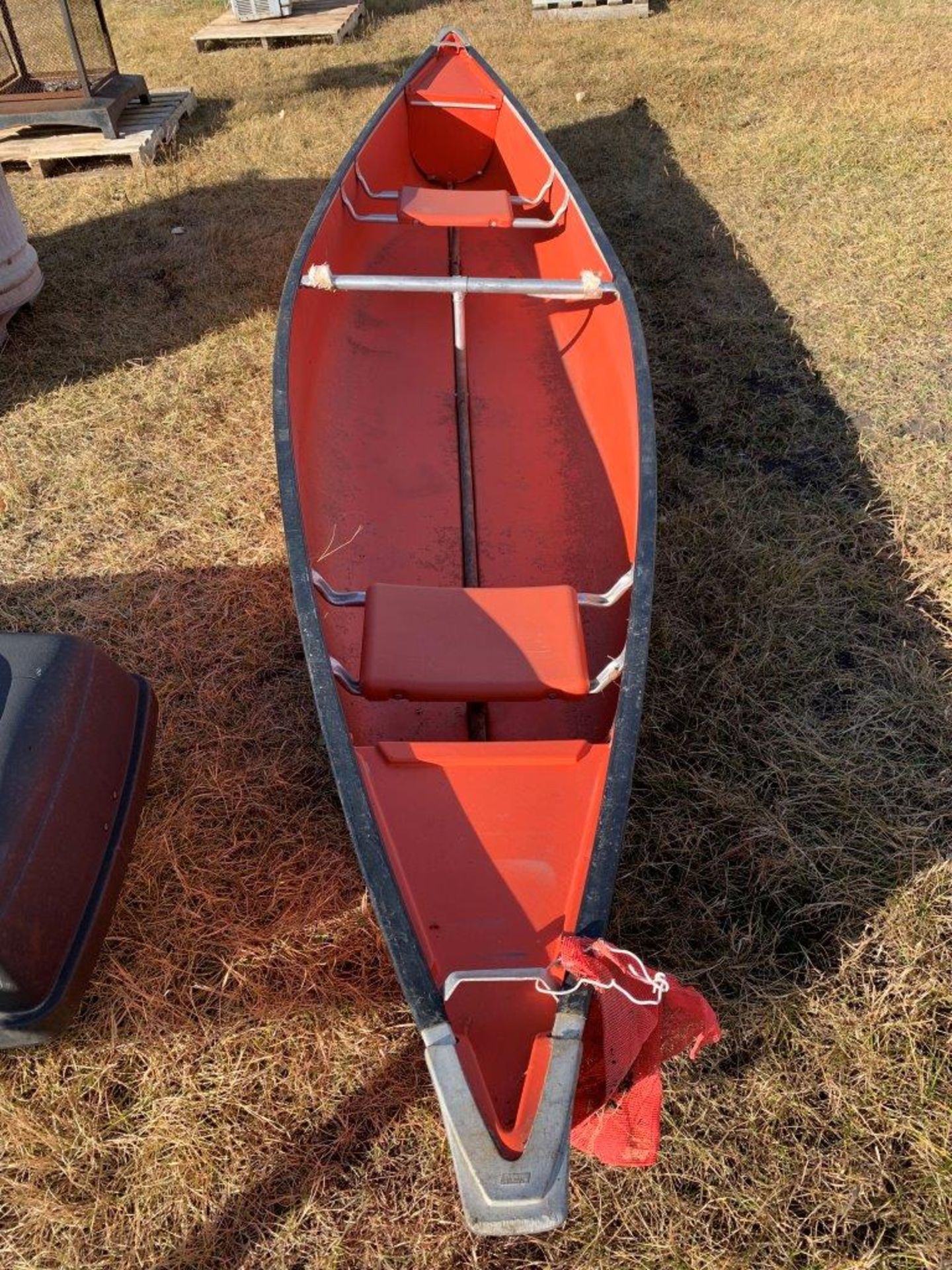 16FT POLY CANOE - Image 4 of 5