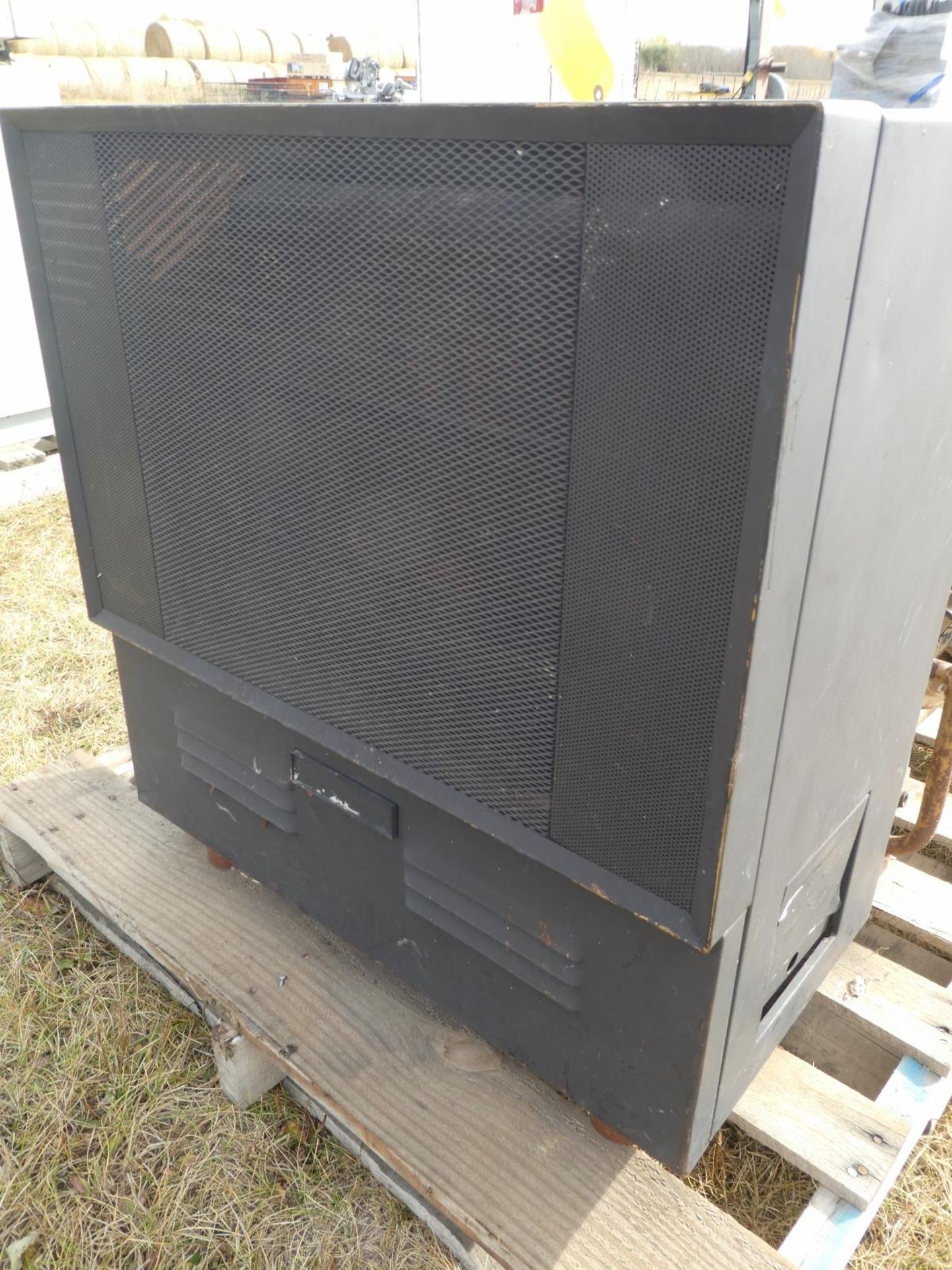 NATURAL GAS RADIANT HEATER 27"X15"X27"
