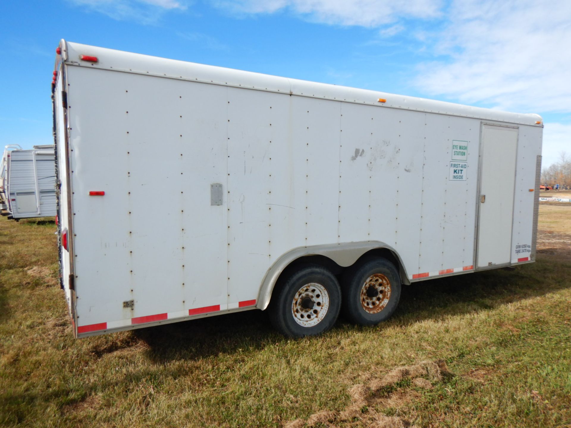 2004 20FTX8FT ENCLOSED TRAILER, T/A, GVWR 6350KG, BARN DOORS, S/N FC200418 - Image 4 of 6