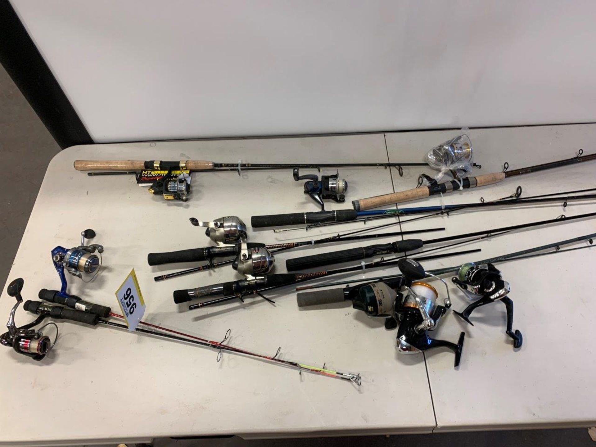 L/O ASSORTED FISHING RODS AND REELS - Image 3 of 6