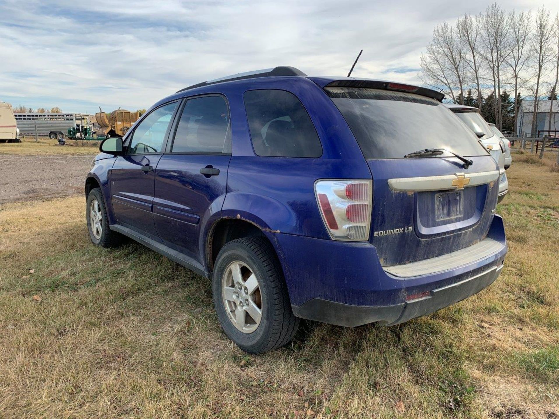 2007 CHEVROLET EQUINOX SUV, 5-PASSENGER, 4-DOOR, CLOTH INT., 228,110 KMS SHOWING - Image 4 of 8