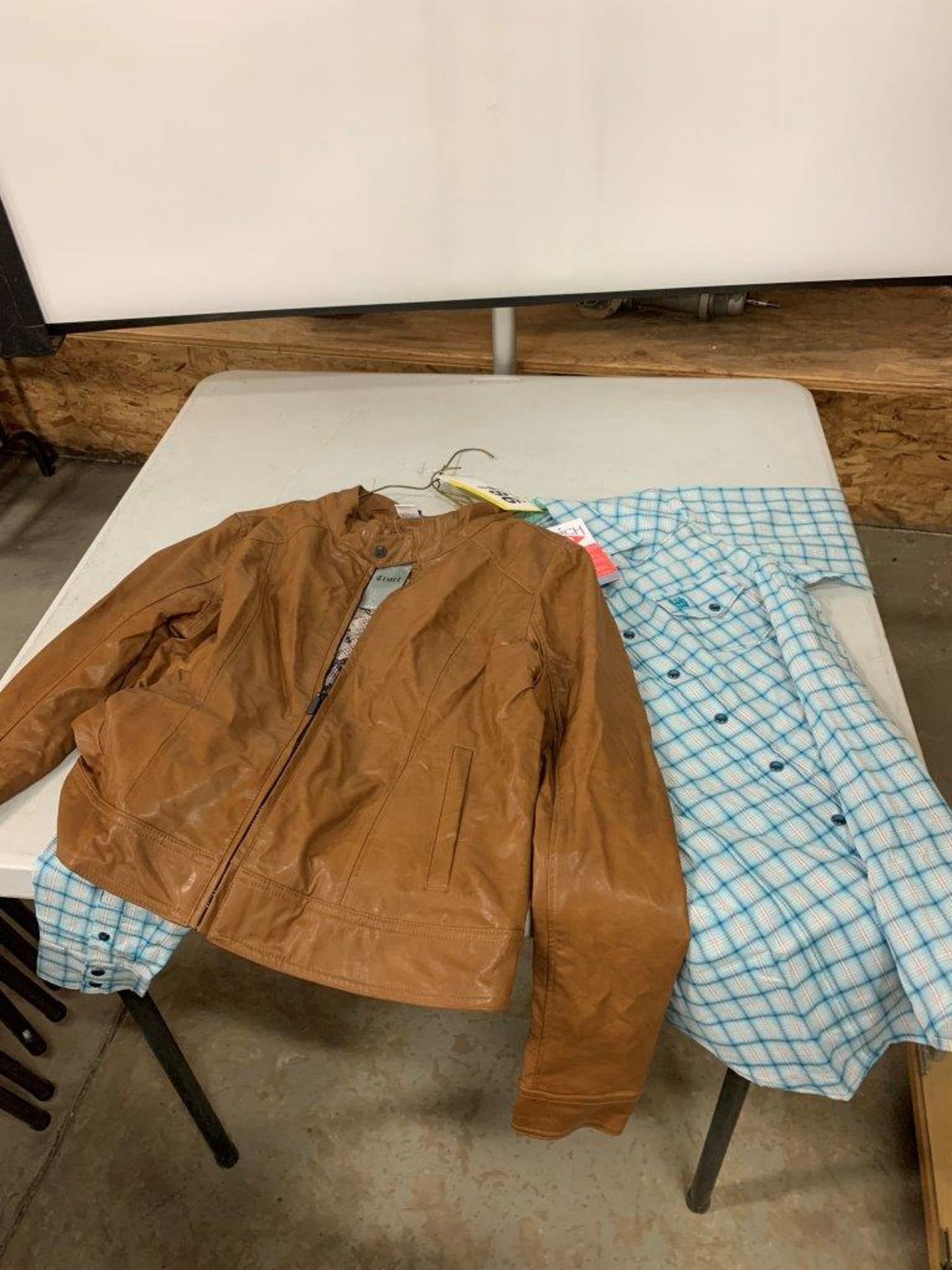 L/O 2- LADIES M BROWN PLEATHER JACKET & M BUTTON UP SHIRT