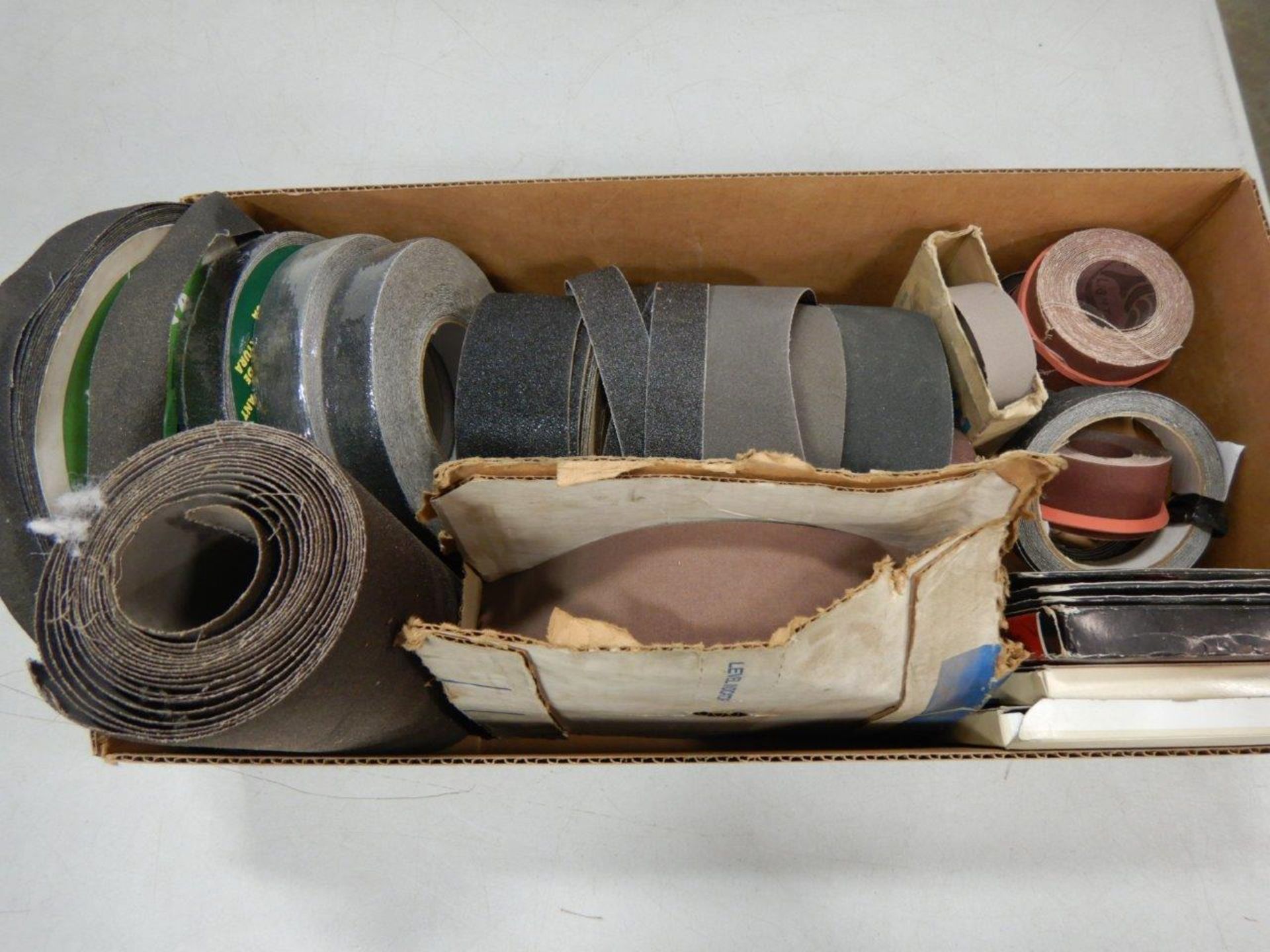 L/O SANDING PADS, EMERY CLOTH, SAND PAPER ROLLS, ETC.