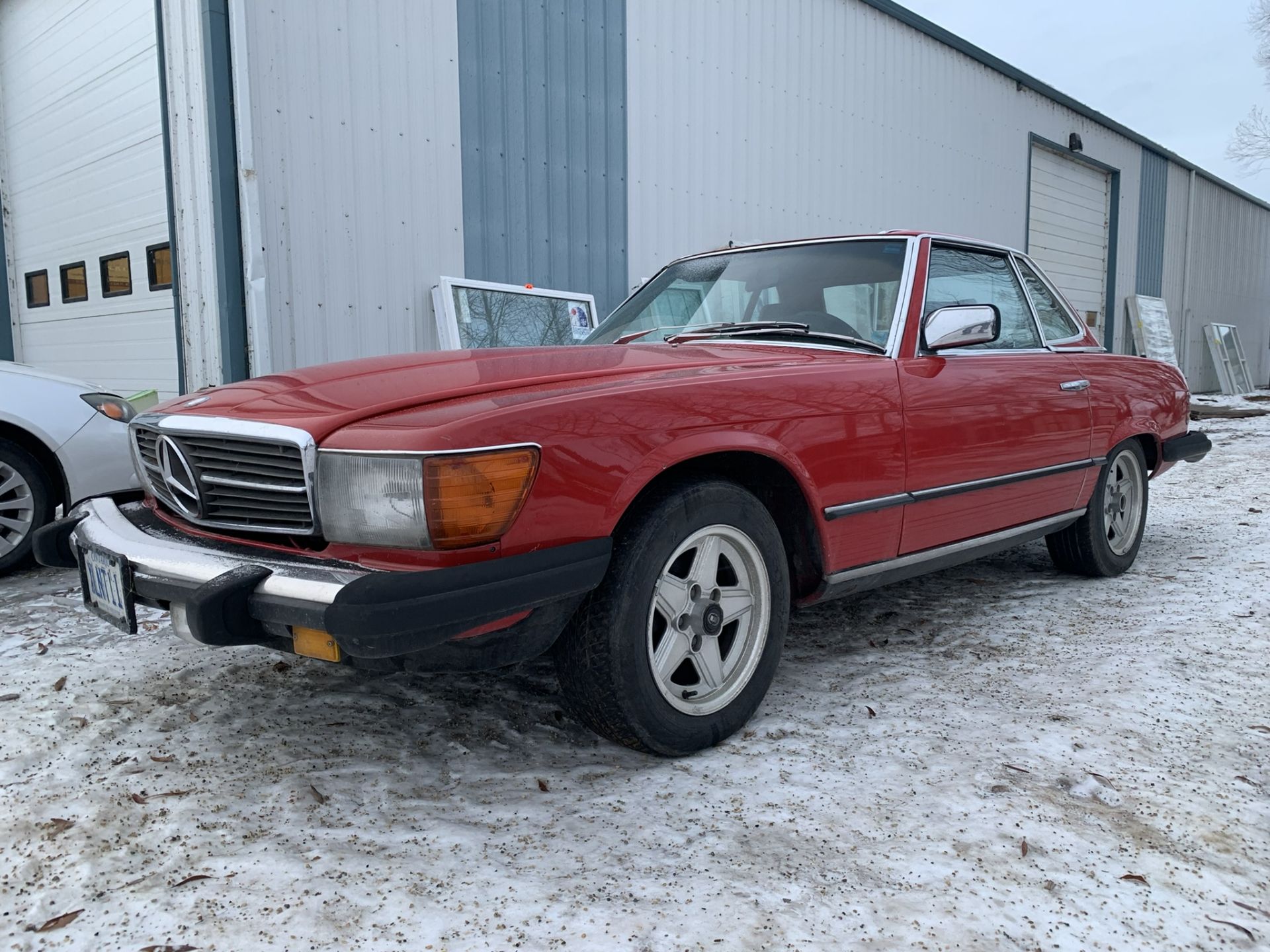 1984 MERCEDES 380 SL CONVERTIBLE HARDTOP, RWD, 3.8L V8, 173,259 MILES SHOWING, S/N WDBBA45A3EA006227