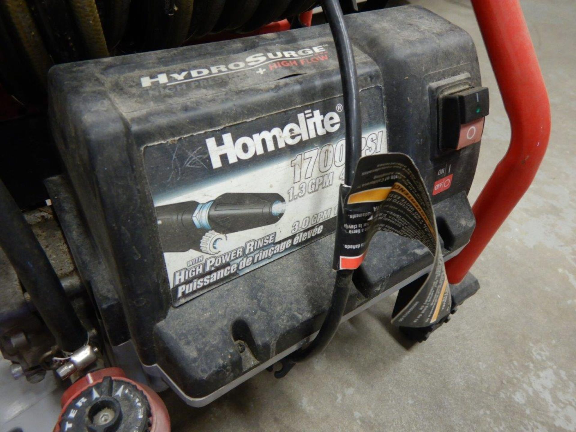 HOMELITE HYDROSURGE 1700 PSI ELEC. PRESSURE WASHER W/ HOSE REEL, WAND, WHEEL KIT. - Image 2 of 3