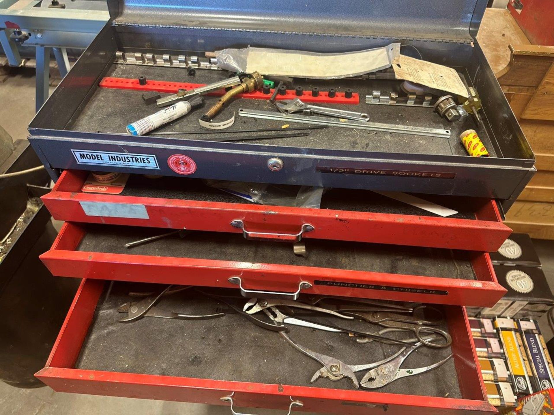 8-DRAWER ROLLING METAL MECHANICS TOOLBOX, INCLUDES CONTENTS - Image 3 of 4