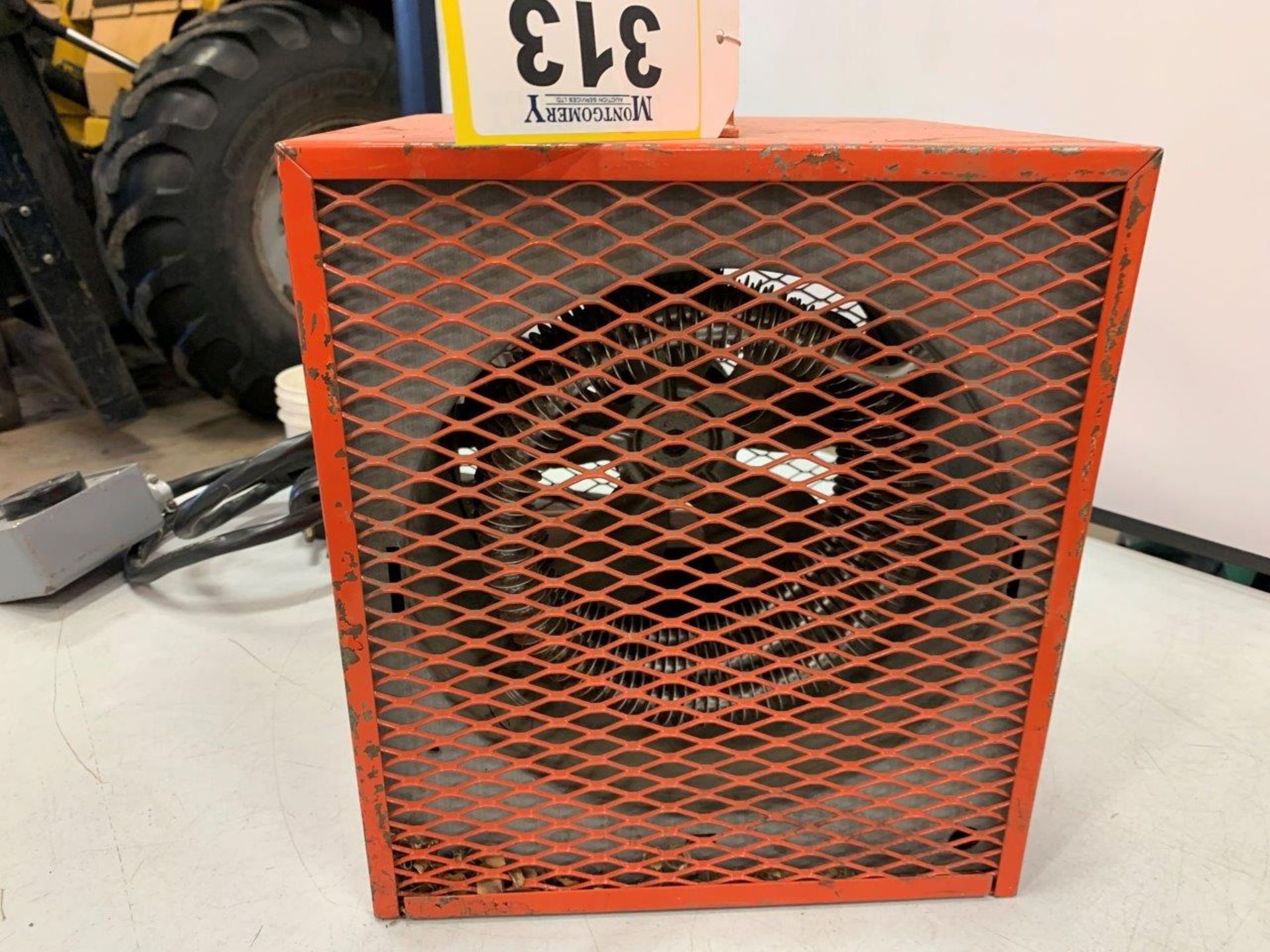 240V ELEC. RADIANT HEATER W/ CONVERSION BOX - Image 4 of 4