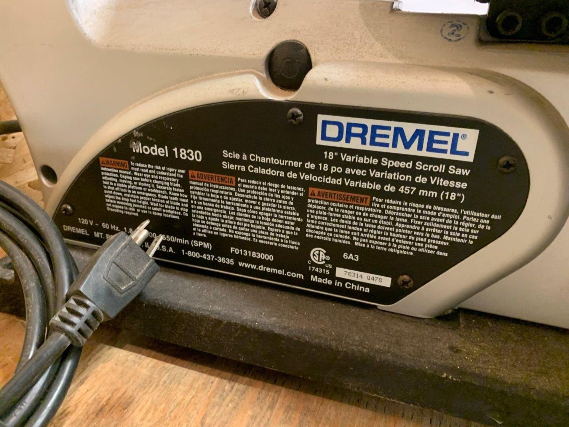 DREMEL 1830 18" VARIABLE SPEED SCROLL SAW - Image 3 of 4